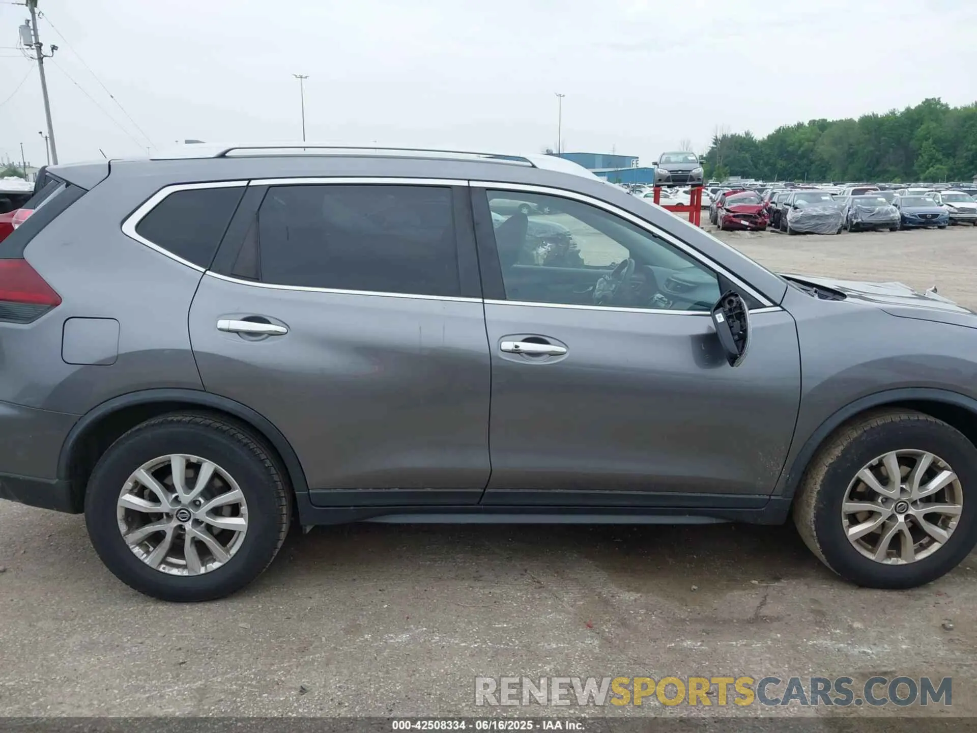 13 Photograph of a damaged car KNMAT2MT2LP538951 NISSAN ROGUE 2020