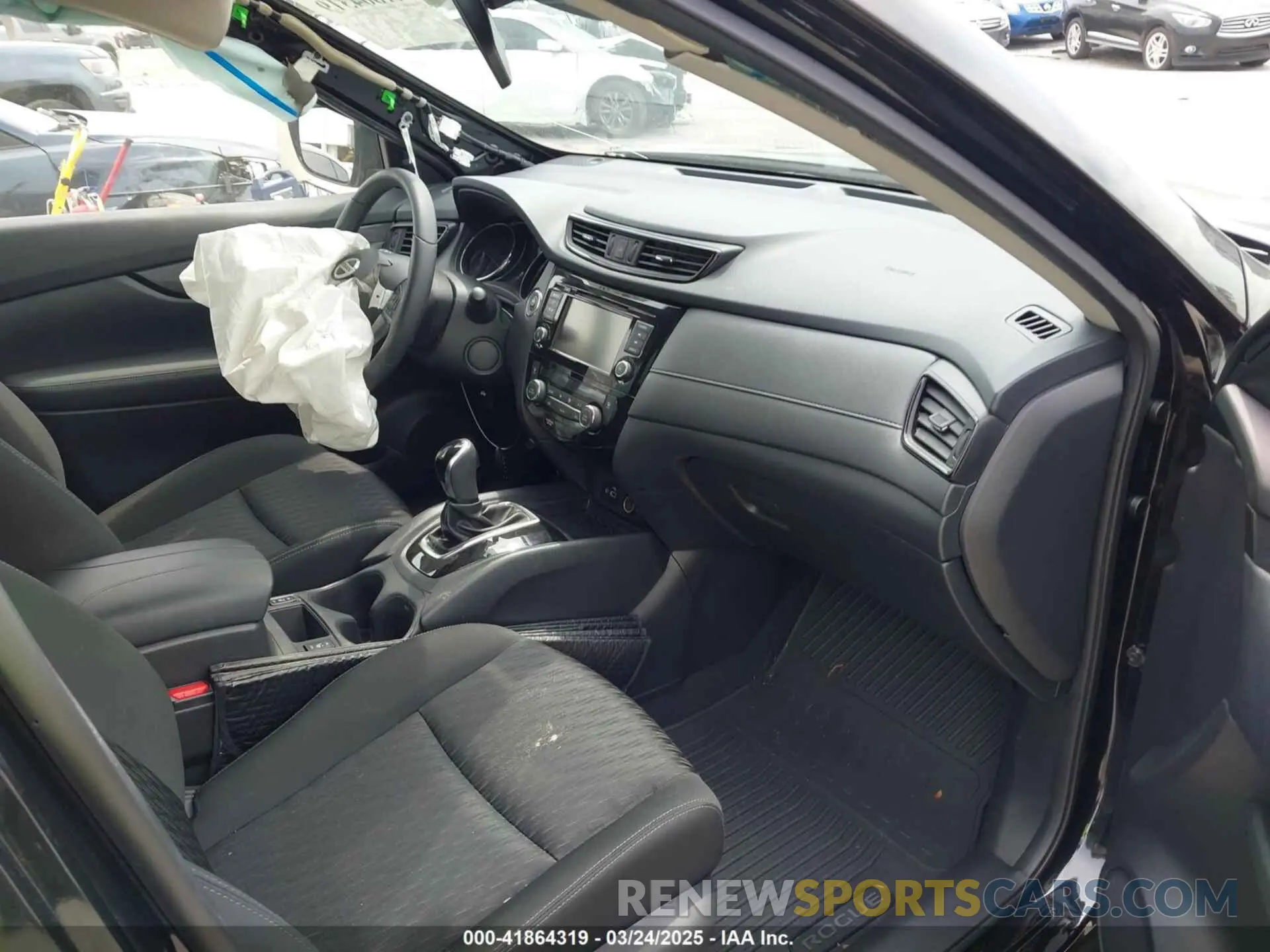 5 Photograph of a damaged car KNMAT2MT3LP521009 NISSAN ROGUE 2020