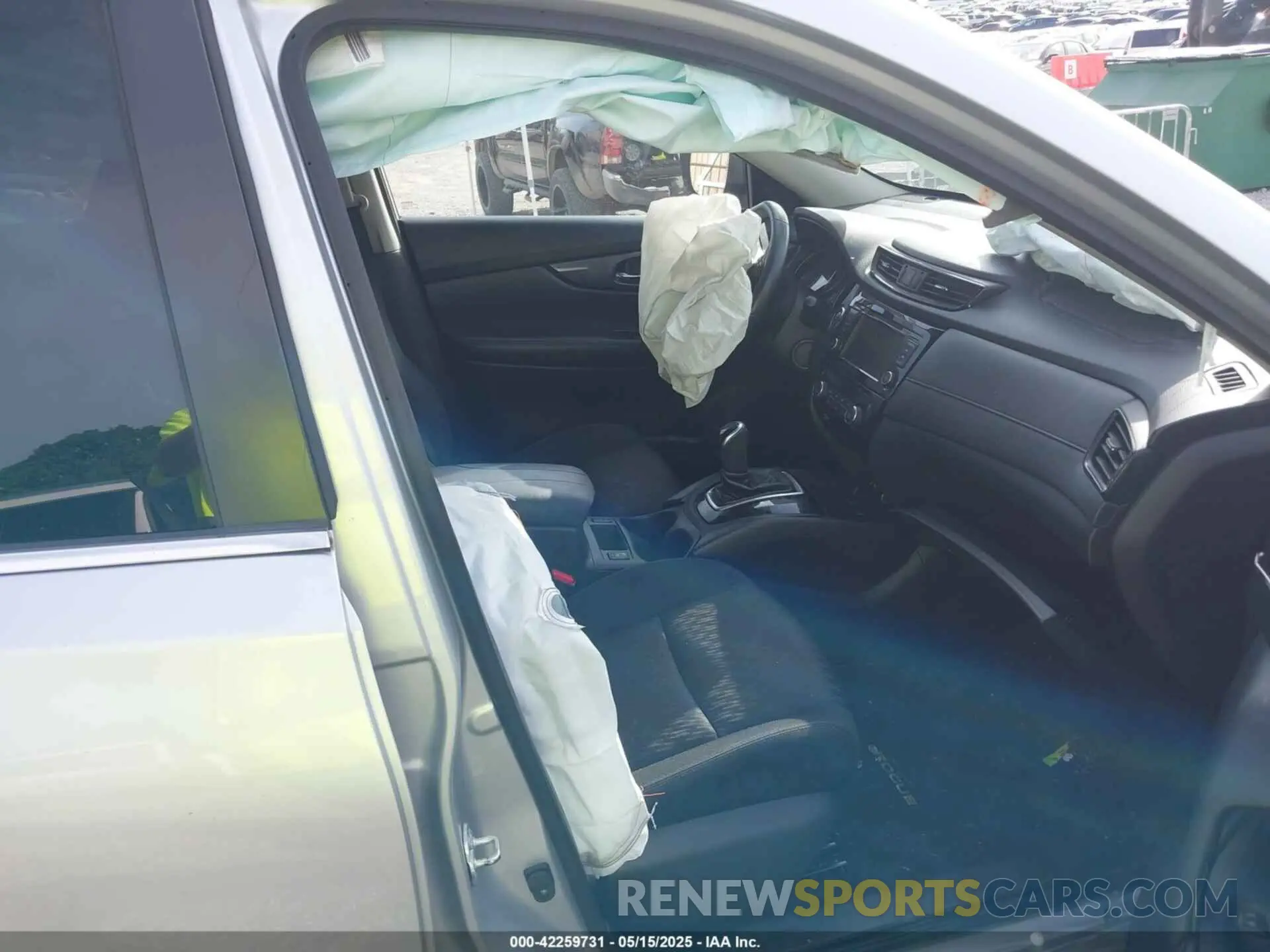 5 Photograph of a damaged car KNMAT2MT3LP524055 NISSAN ROGUE 2020