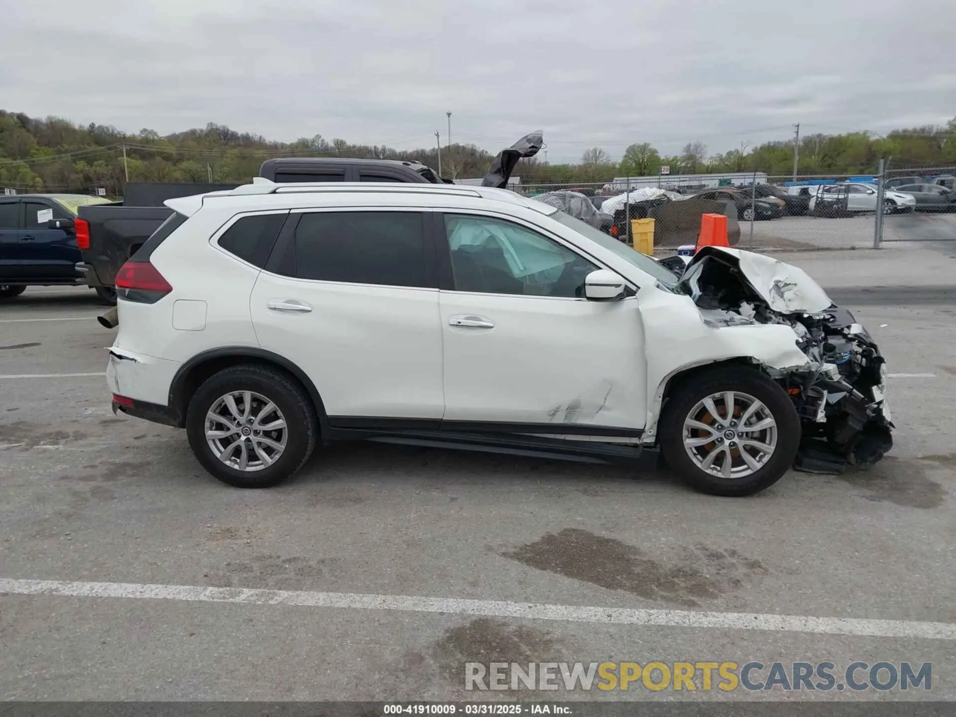 13 Photograph of a damaged car KNMAT2MT4LP510147 NISSAN ROGUE 2020