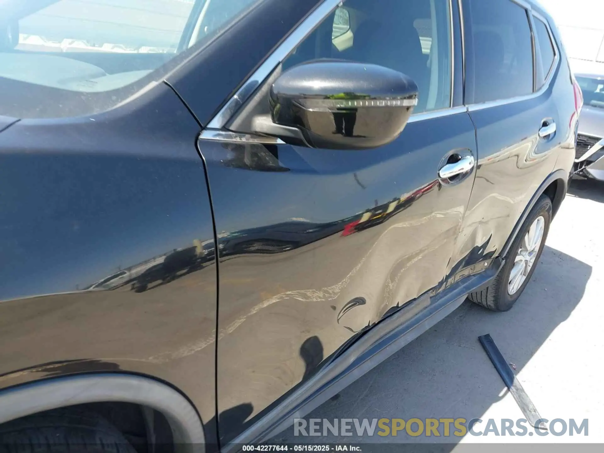 6 Photograph of a damaged car KNMAT2MT4LP526705 NISSAN ROGUE 2020