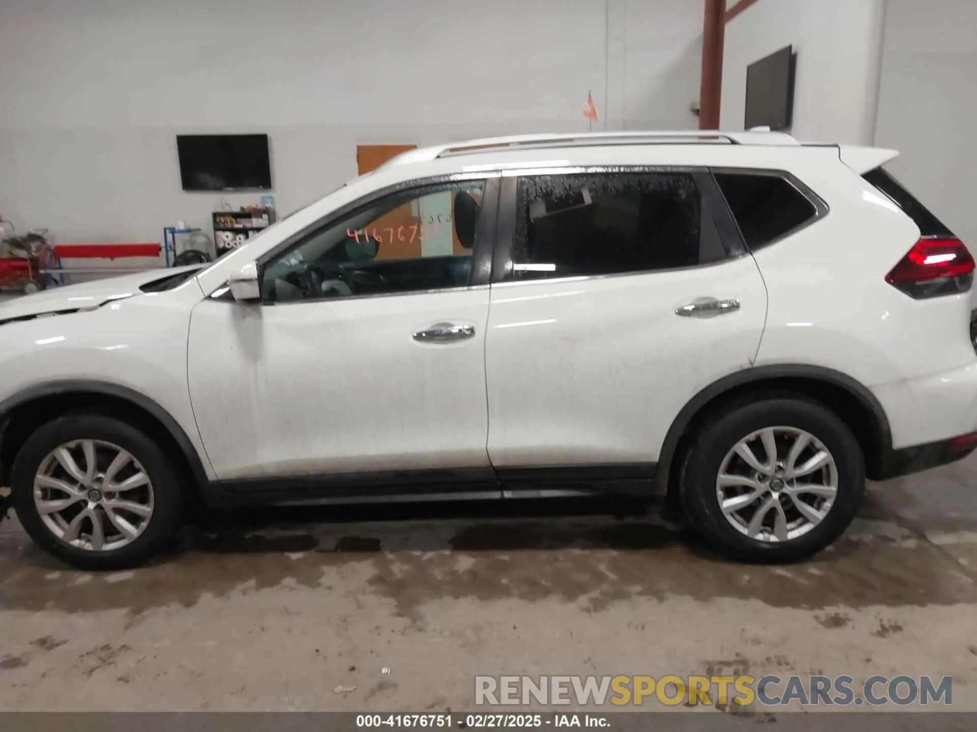14 Photograph of a damaged car KNMAT2MT4LP528602 NISSAN ROGUE 2020
