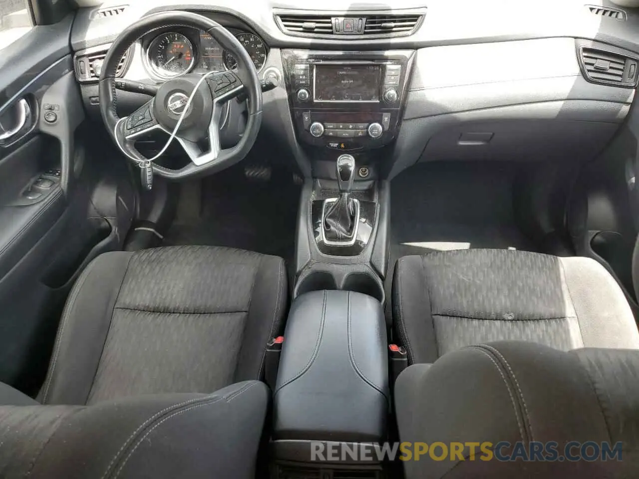 8 Photograph of a damaged car KNMAT2MT4LP530771 NISSAN ROGUE 2020