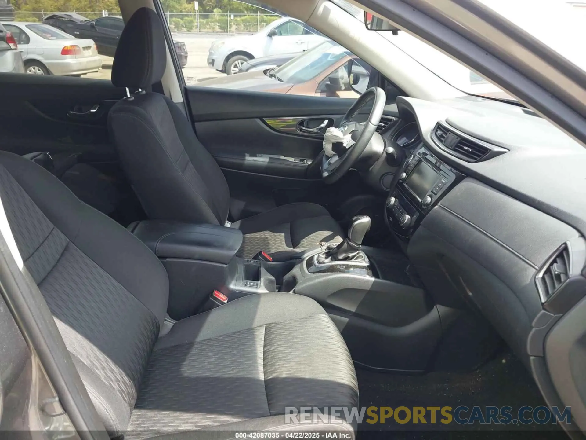 5 Photograph of a damaged car KNMAT2MT4LP531905 NISSAN ROGUE 2020