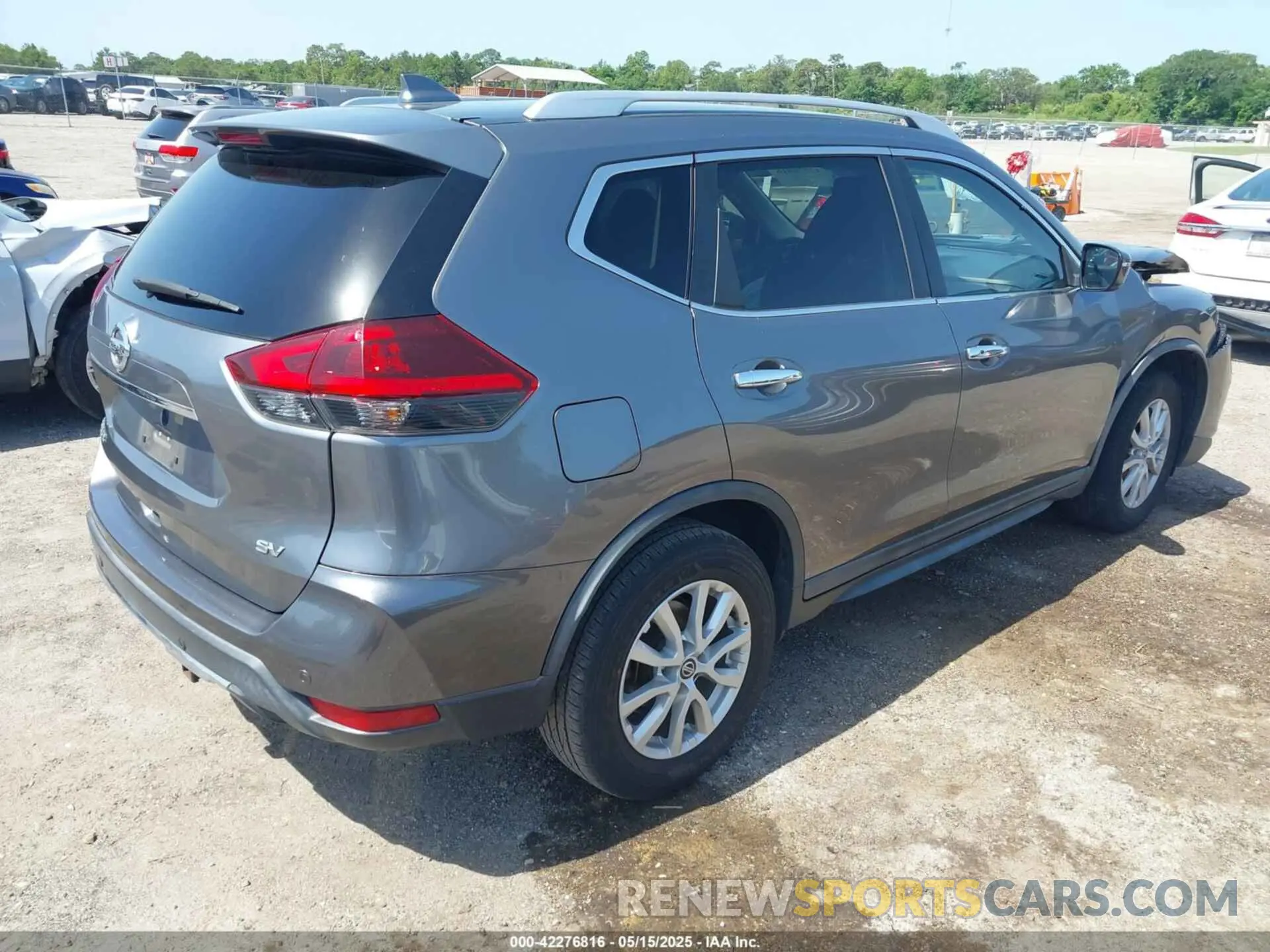 4 Photograph of a damaged car KNMAT2MT5LP514174 NISSAN ROGUE 2020