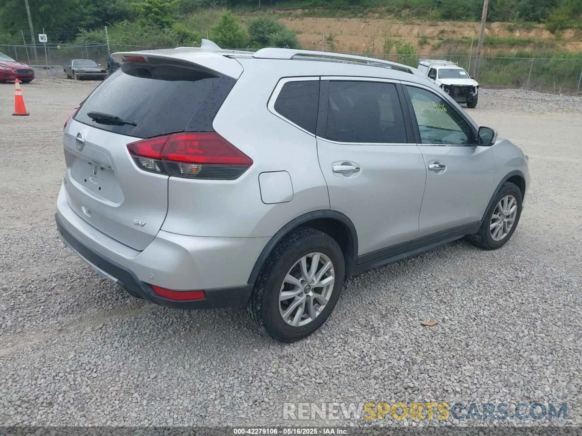 4 Photograph of a damaged car KNMAT2MT6LP504365 NISSAN ROGUE 2020