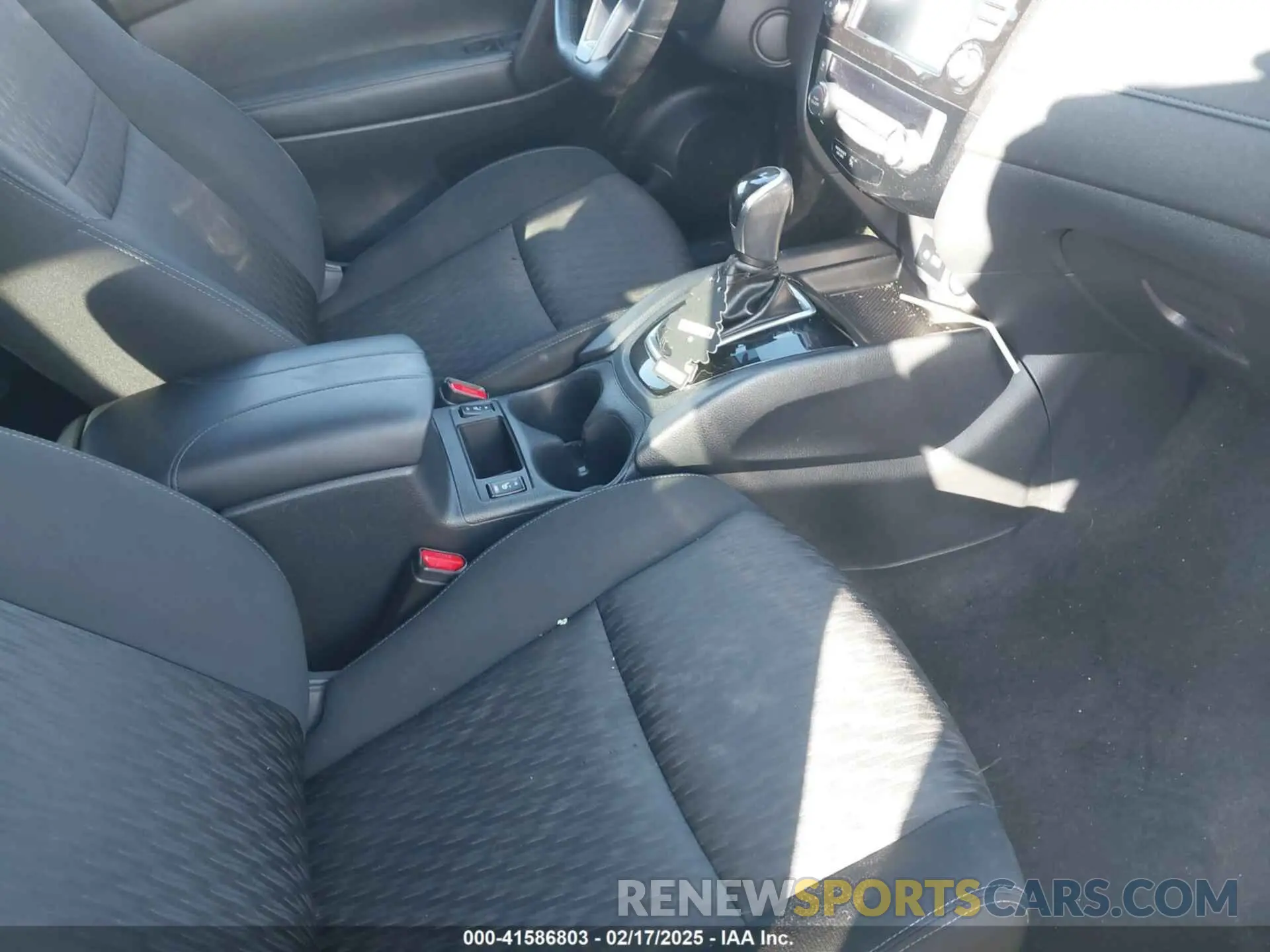 5 Photograph of a damaged car KNMAT2MT6LP523174 NISSAN ROGUE 2020
