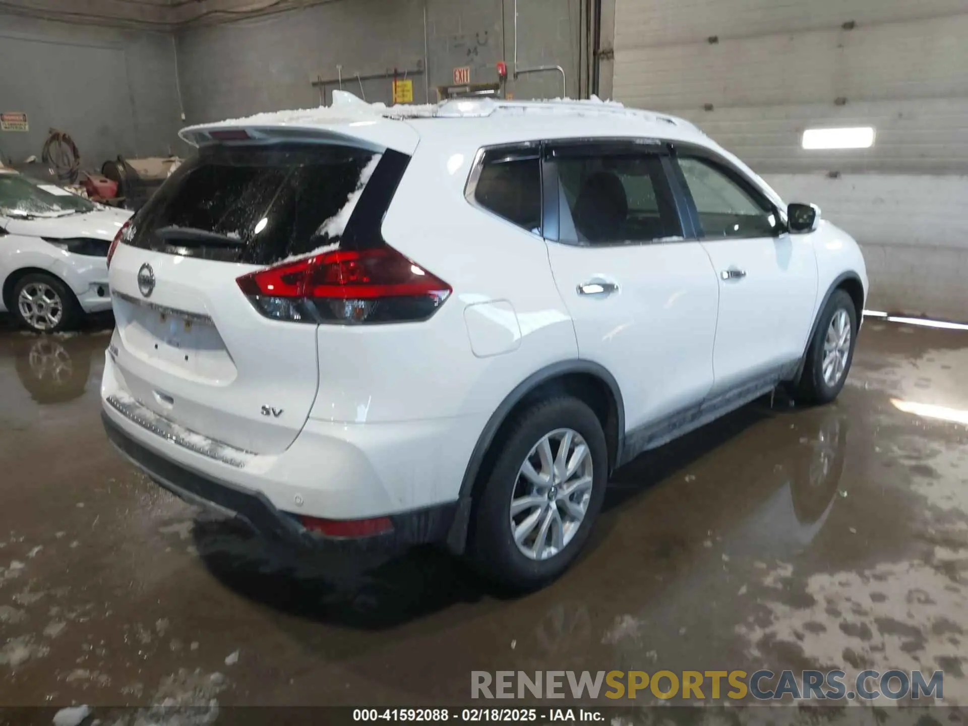4 Photograph of a damaged car KNMAT2MT6LP524390 NISSAN ROGUE 2020