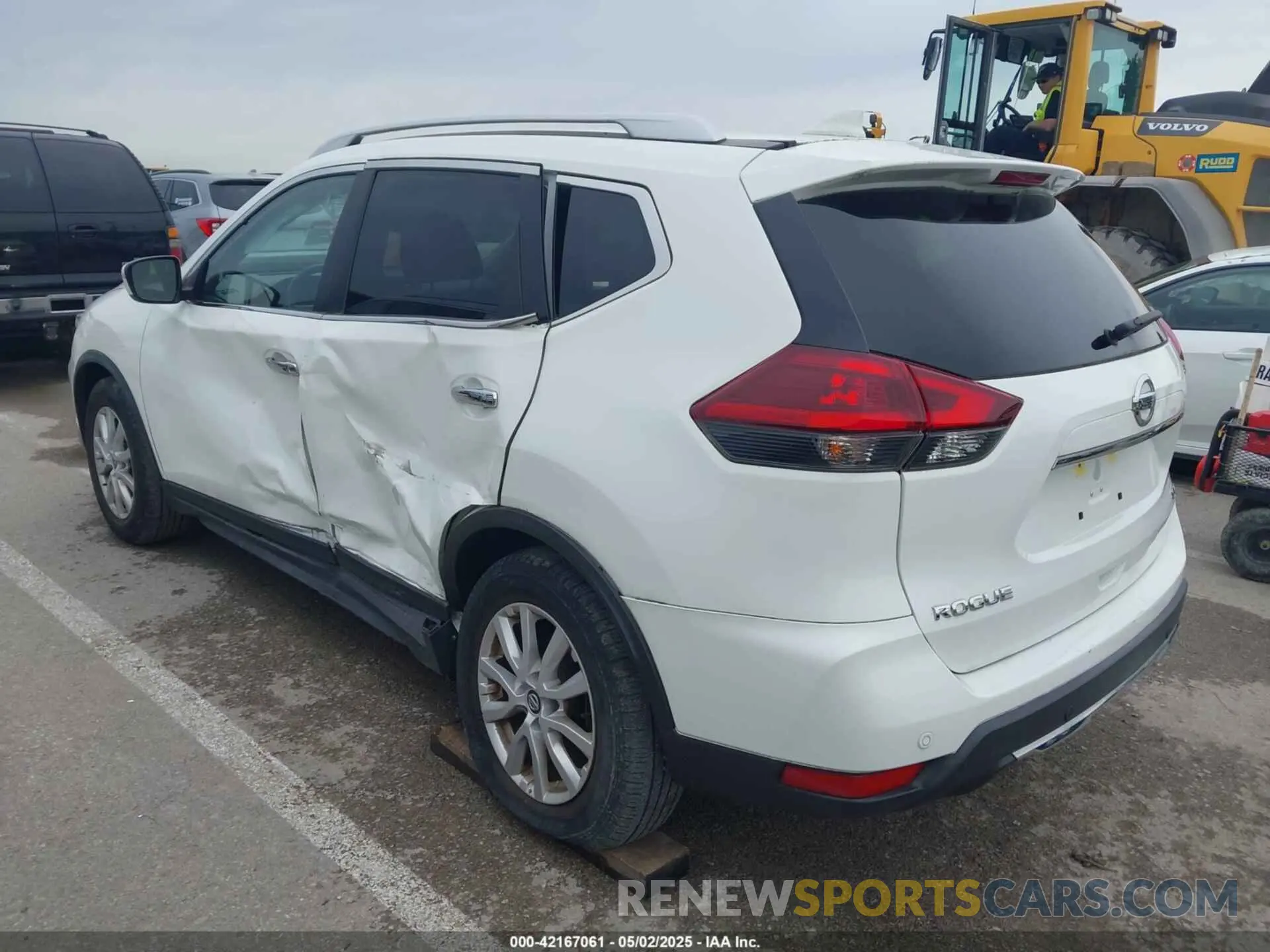 3 Photograph of a damaged car KNMAT2MT6LP533395 NISSAN ROGUE 2020