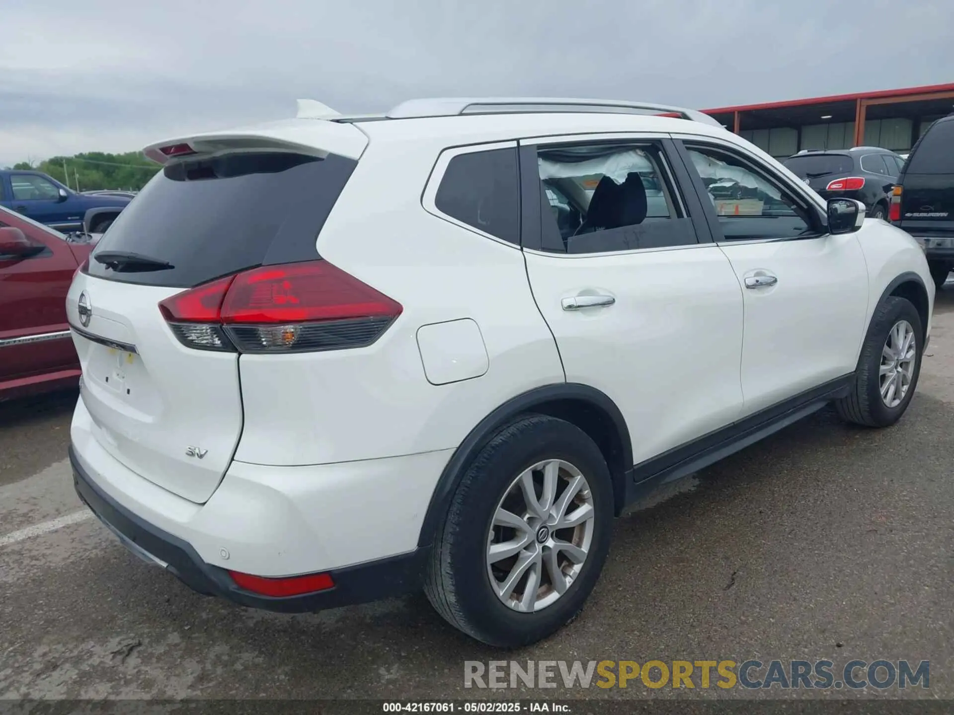 4 Photograph of a damaged car KNMAT2MT6LP533395 NISSAN ROGUE 2020