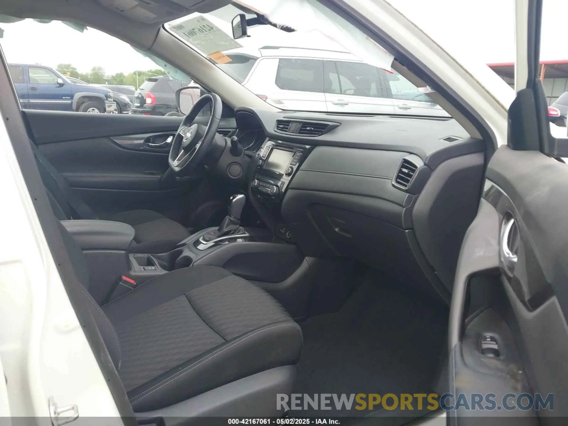 5 Photograph of a damaged car KNMAT2MT6LP533395 NISSAN ROGUE 2020