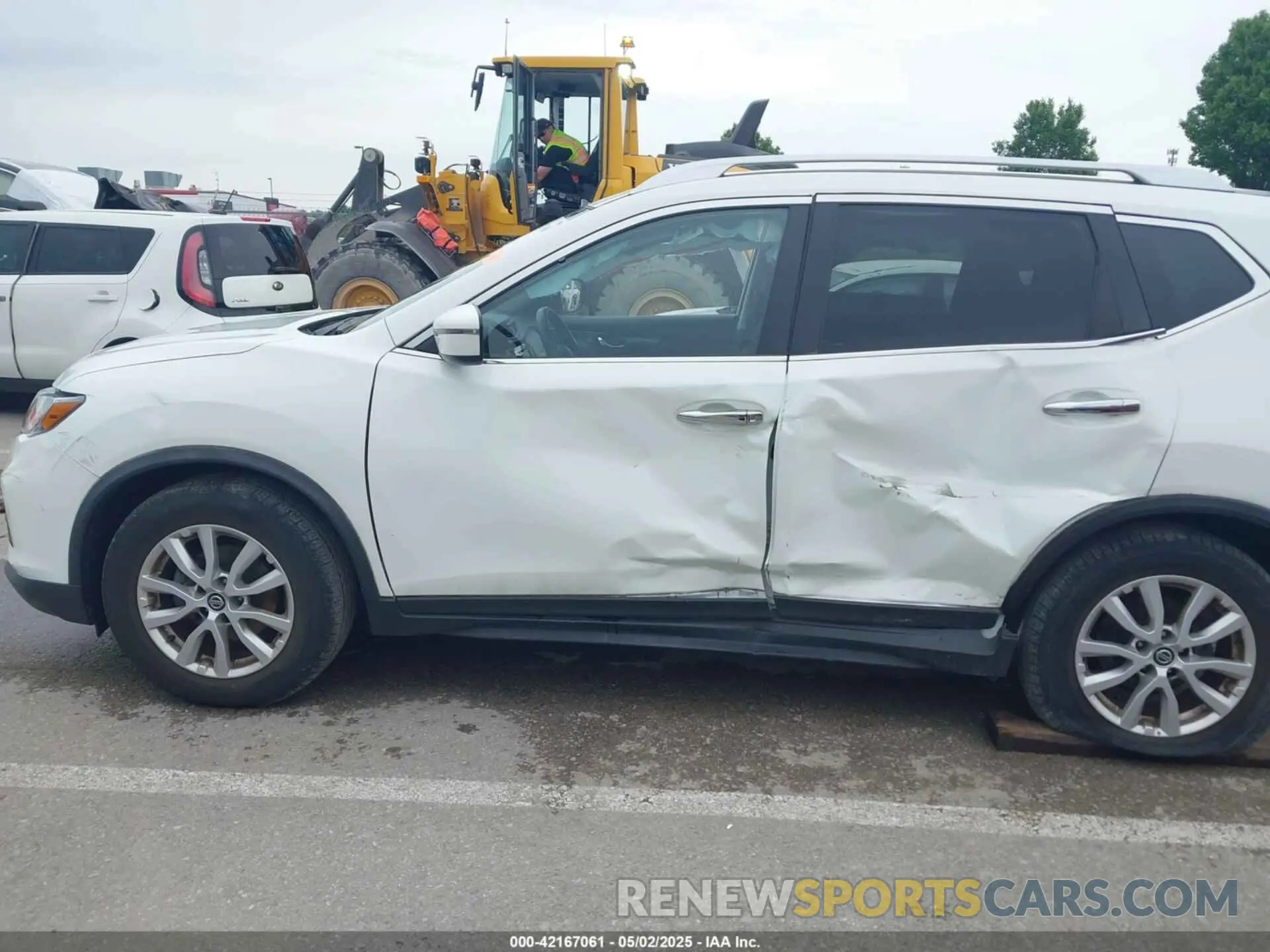 6 Photograph of a damaged car KNMAT2MT6LP533395 NISSAN ROGUE 2020