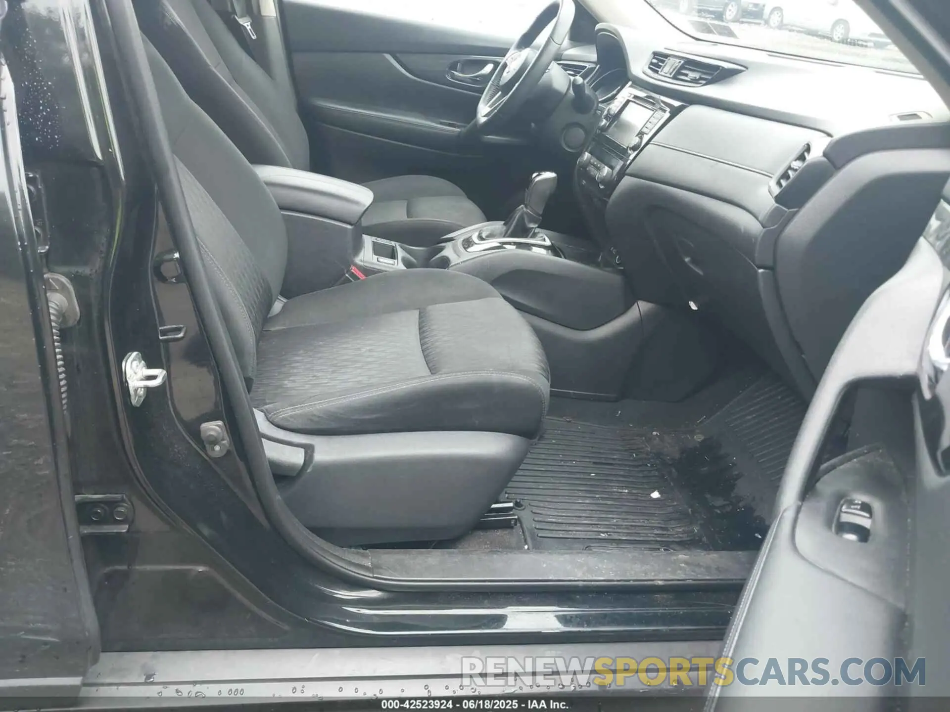 5 Photograph of a damaged car KNMAT2MT7LP507257 NISSAN ROGUE 2020