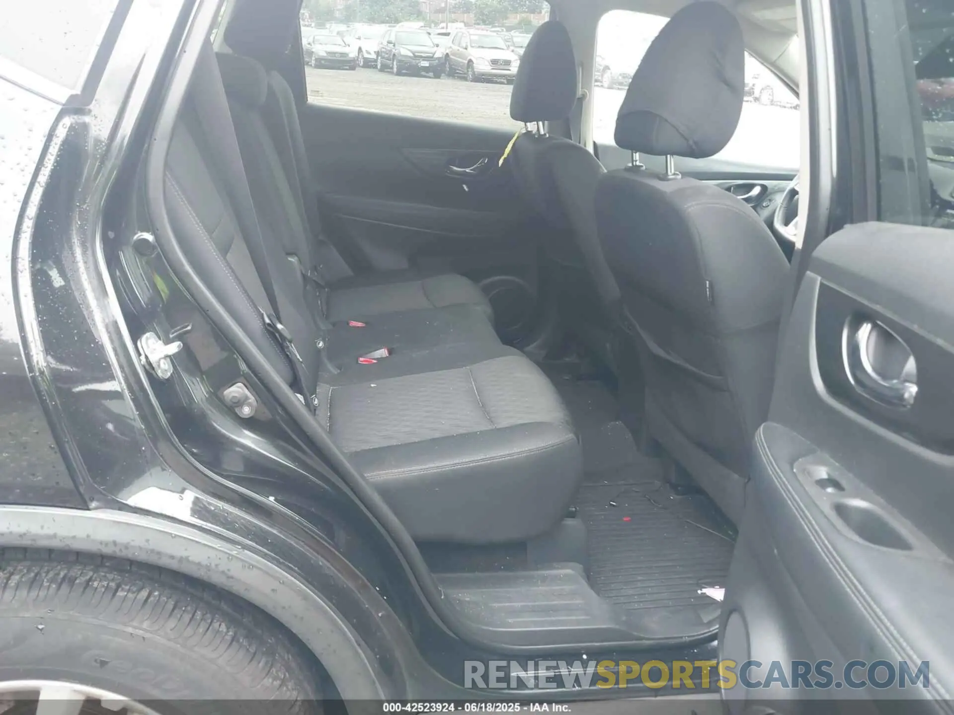 8 Photograph of a damaged car KNMAT2MT7LP507257 NISSAN ROGUE 2020