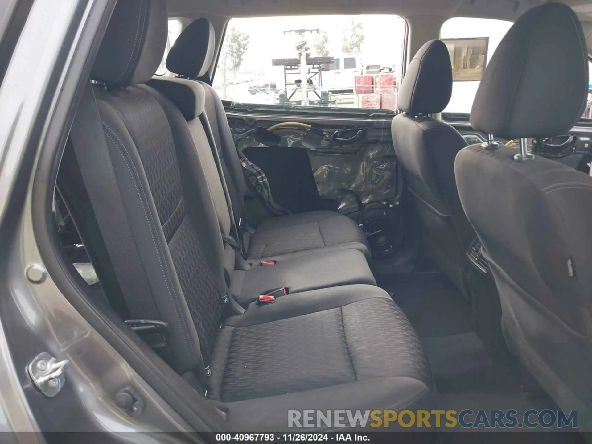 8 Photograph of a damaged car KNMAT2MT7LP538170 NISSAN ROGUE 2020