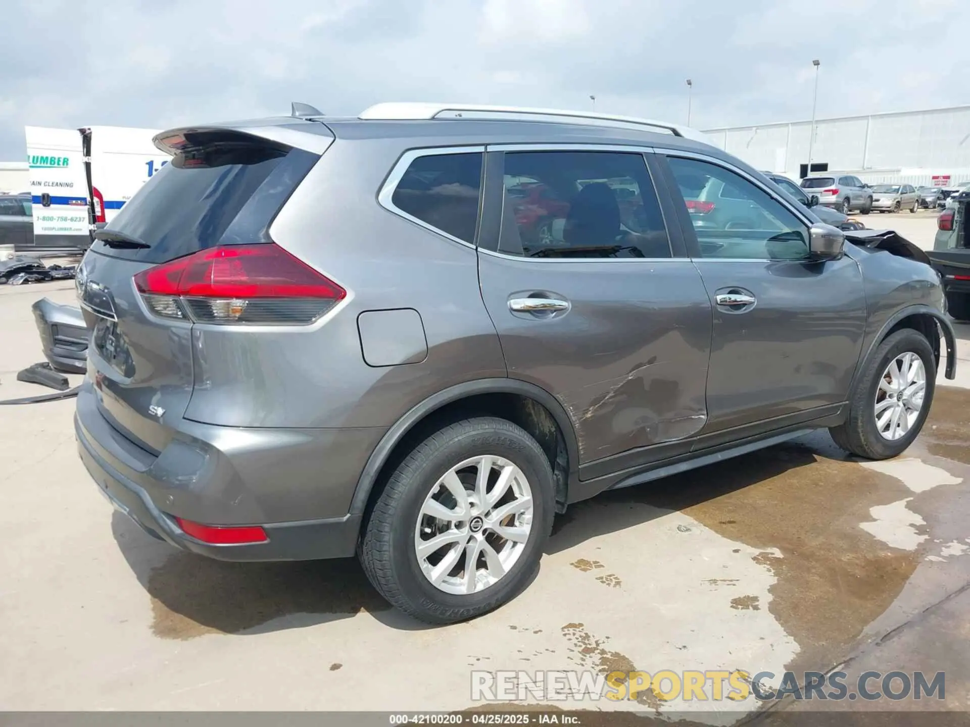 4 Photograph of a damaged car KNMAT2MT8LP510300 NISSAN ROGUE 2020