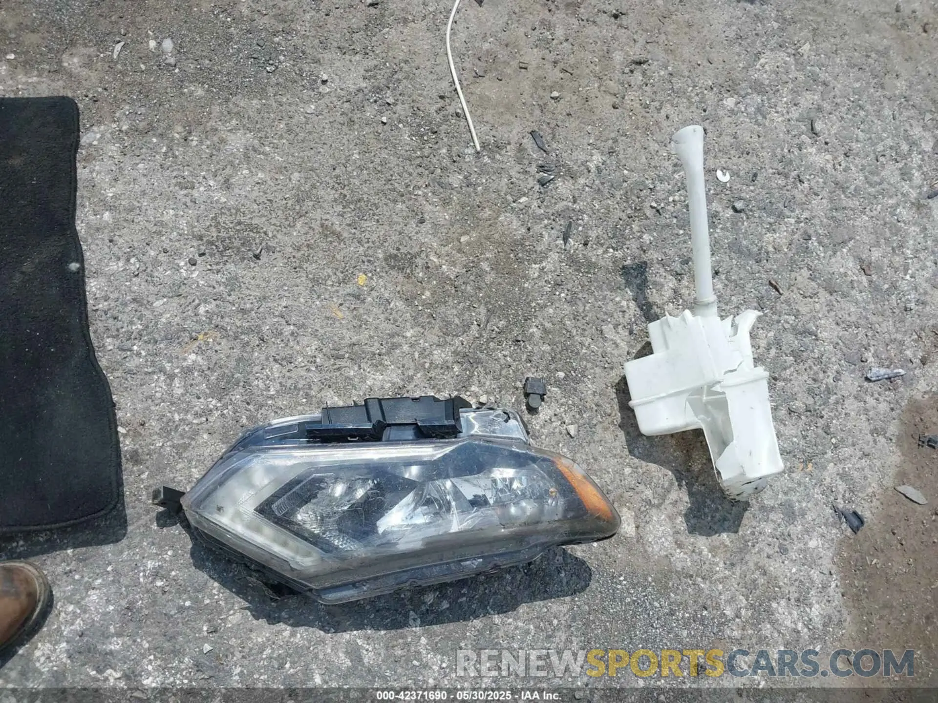 12 Photograph of a damaged car KNMAT2MT8LP527467 NISSAN ROGUE 2020