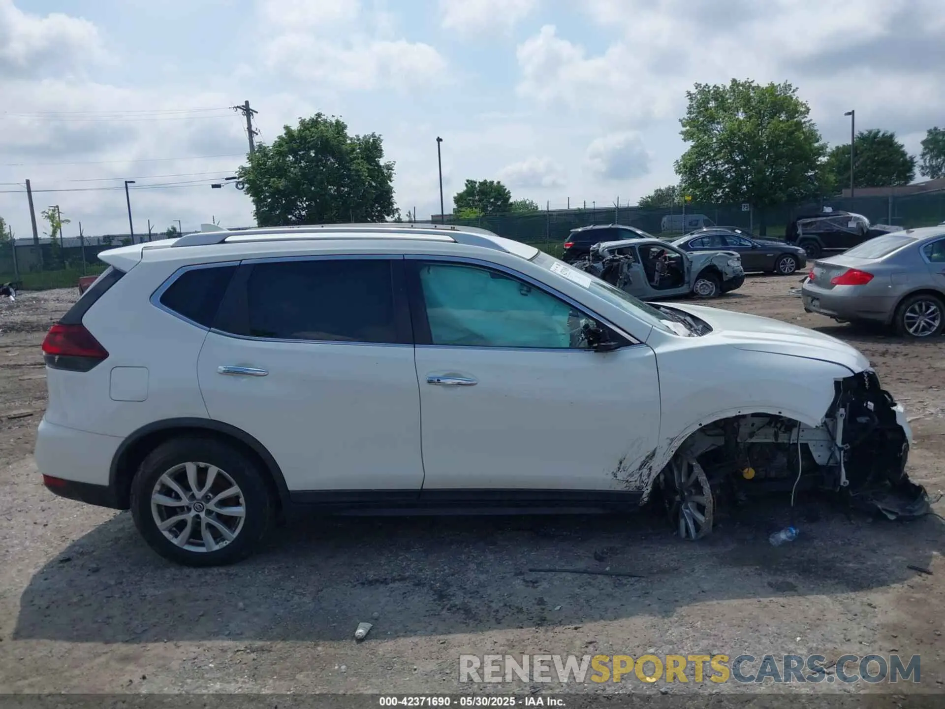 14 Photograph of a damaged car KNMAT2MT8LP527467 NISSAN ROGUE 2020