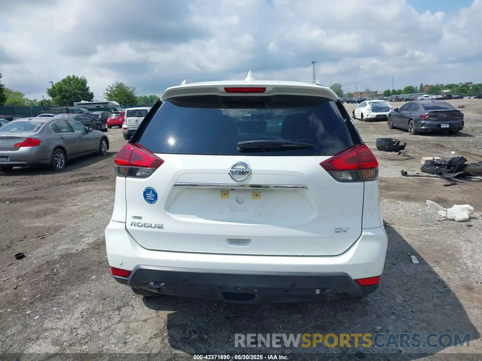 17 Photograph of a damaged car KNMAT2MT8LP527467 NISSAN ROGUE 2020