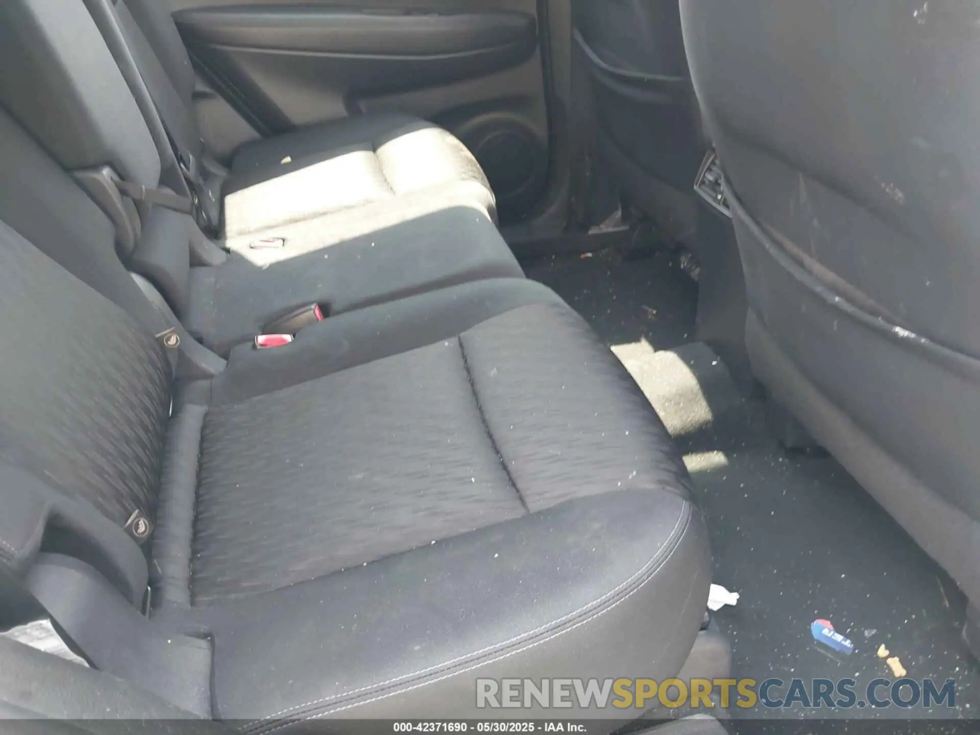 8 Photograph of a damaged car KNMAT2MT8LP527467 NISSAN ROGUE 2020