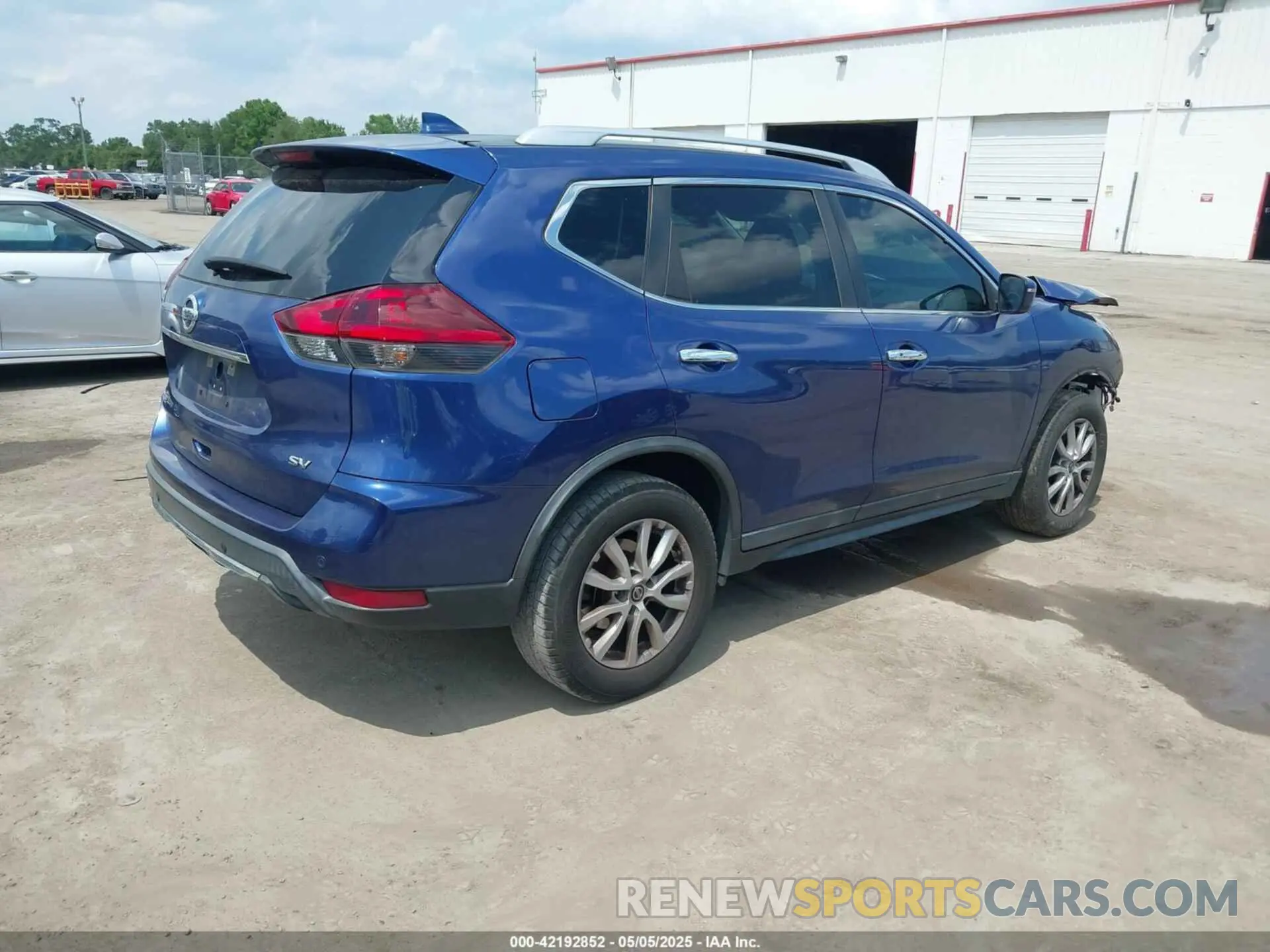 4 Photograph of a damaged car KNMAT2MT8LP530191 NISSAN ROGUE 2020