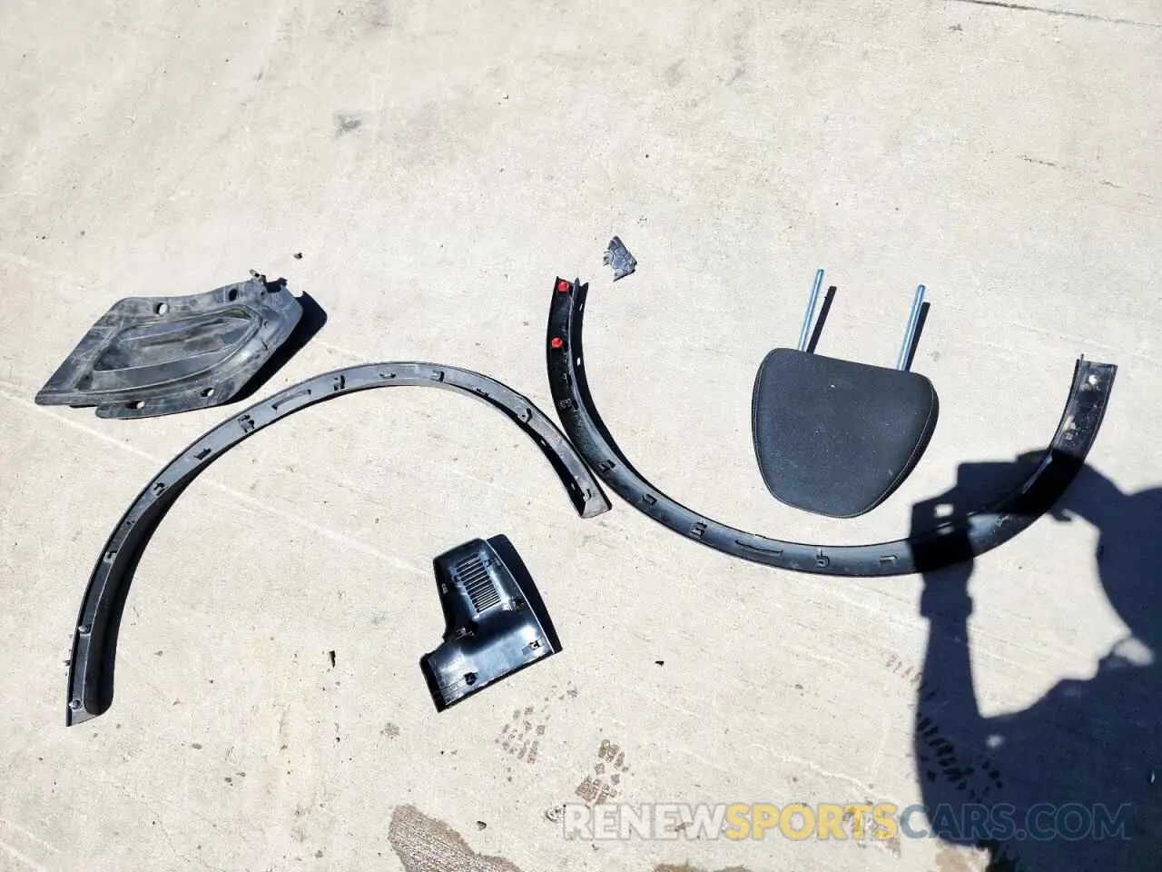 13 Photograph of a damaged car KNMAT2MT8LP530790 NISSAN ROGUE 2020