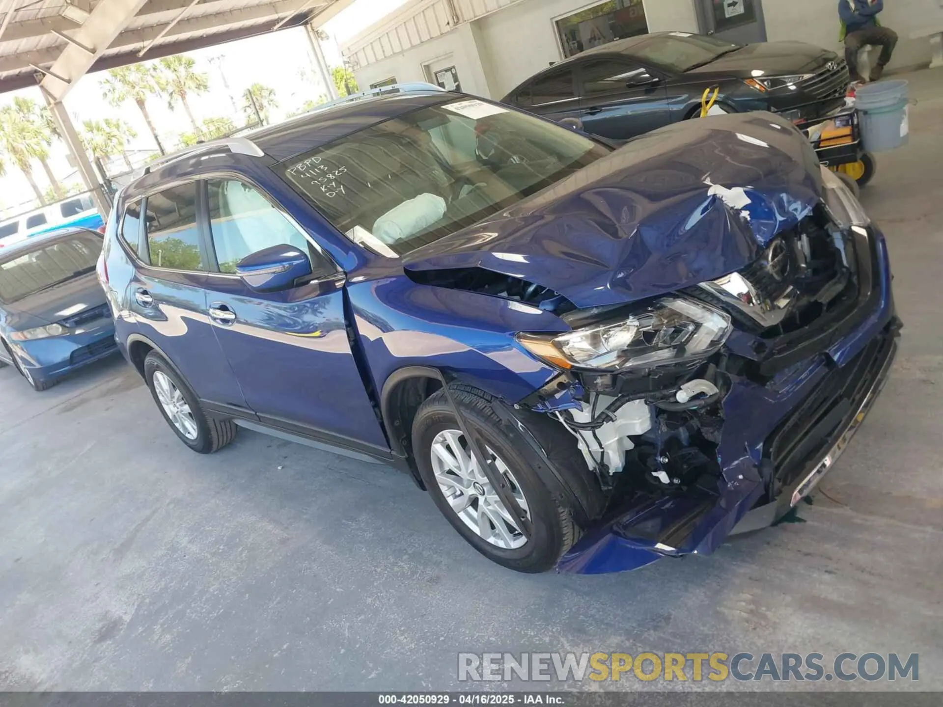 1 Photograph of a damaged car KNMAT2MT8LP542809 NISSAN ROGUE 2020