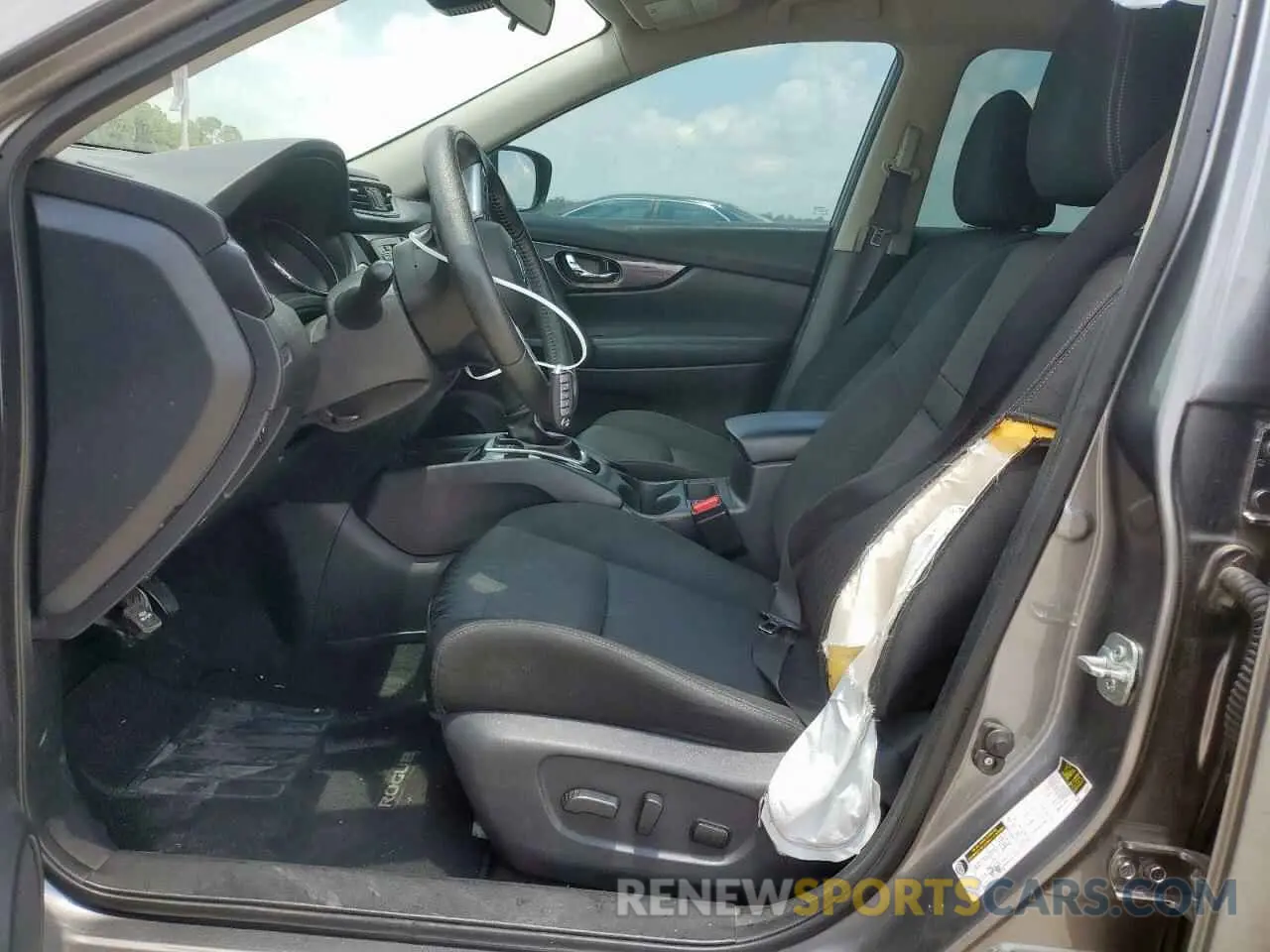 7 Photograph of a damaged car KNMAT2MT9LP506742 NISSAN ROGUE 2020
