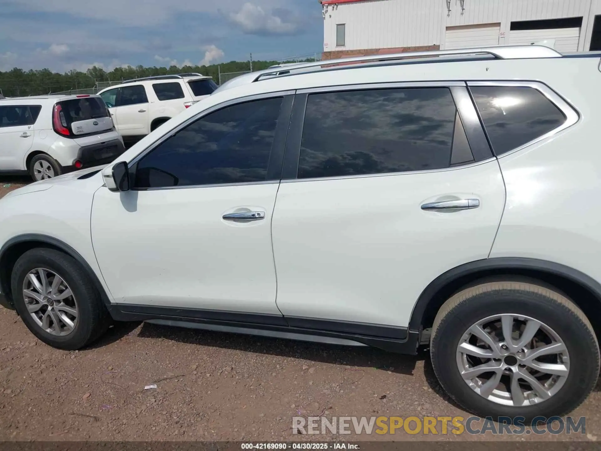 13 Photograph of a damaged car KNMAT2MT9LP507566 NISSAN ROGUE 2020