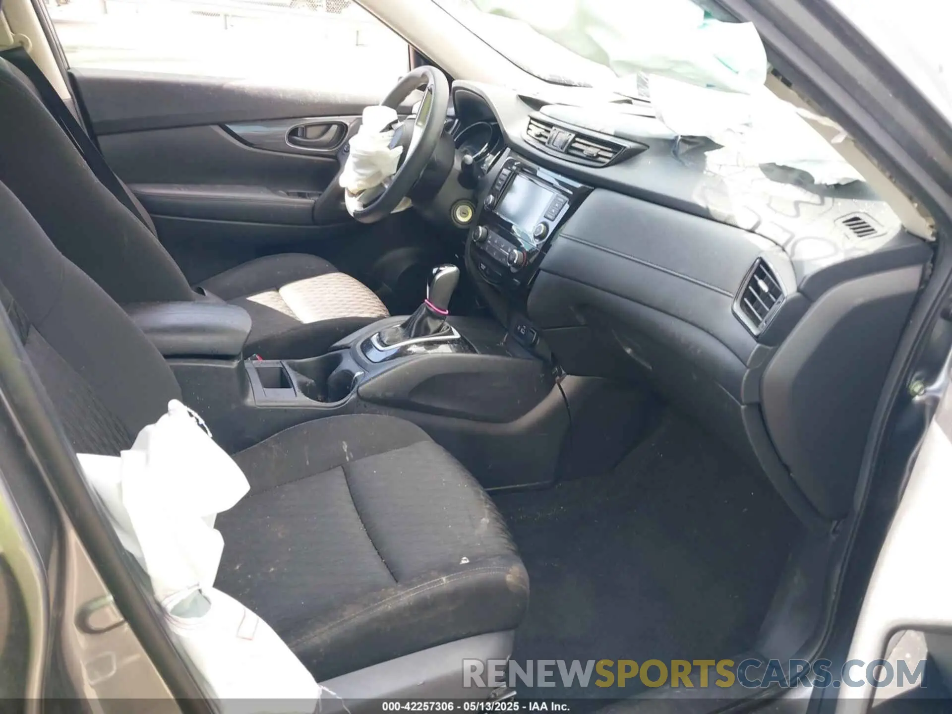 5 Photograph of a damaged car KNMAT2MT9LP518485 NISSAN ROGUE 2020