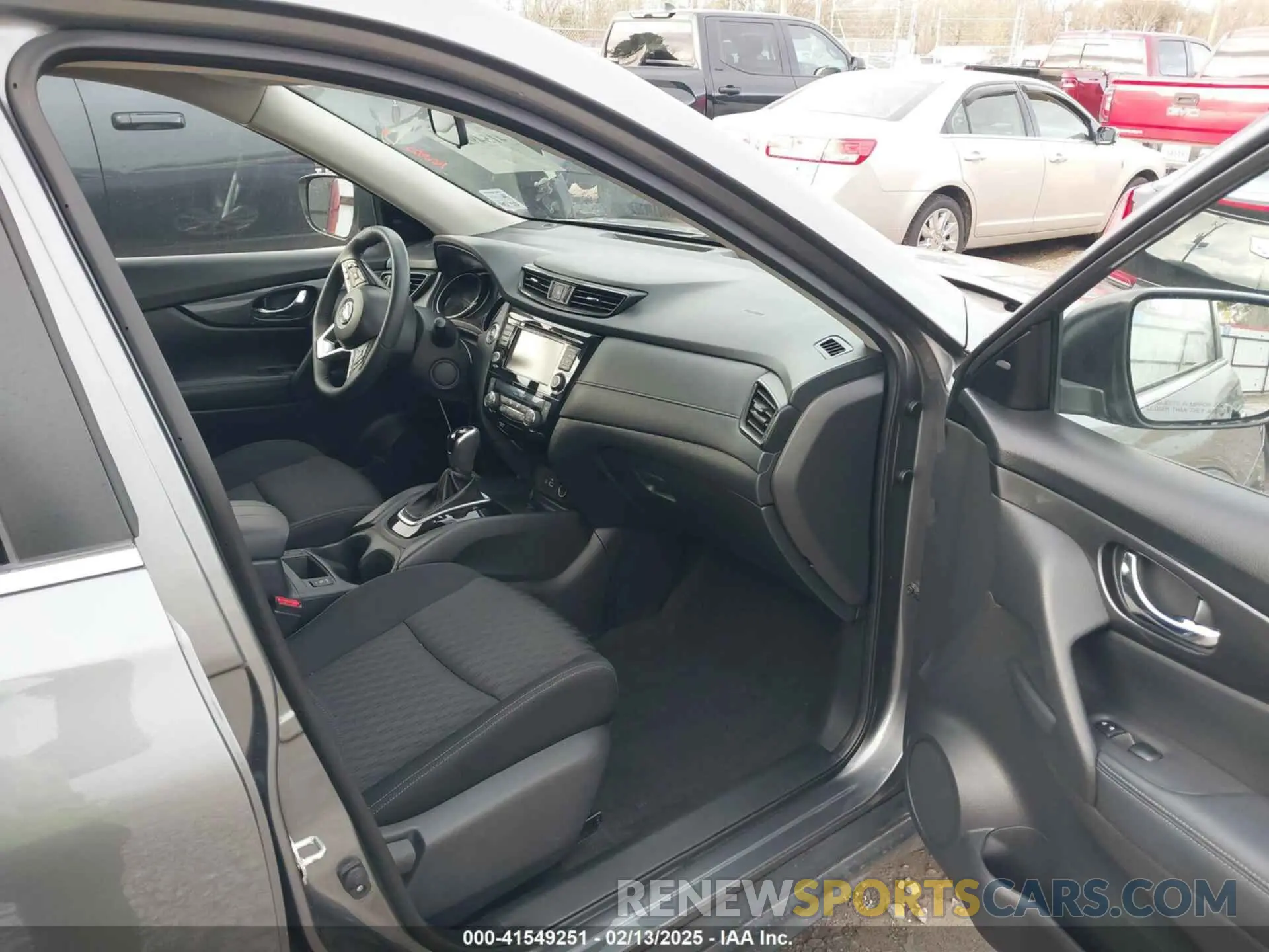 5 Photograph of a damaged car KNMAT2MT9LP534704 NISSAN ROGUE 2020