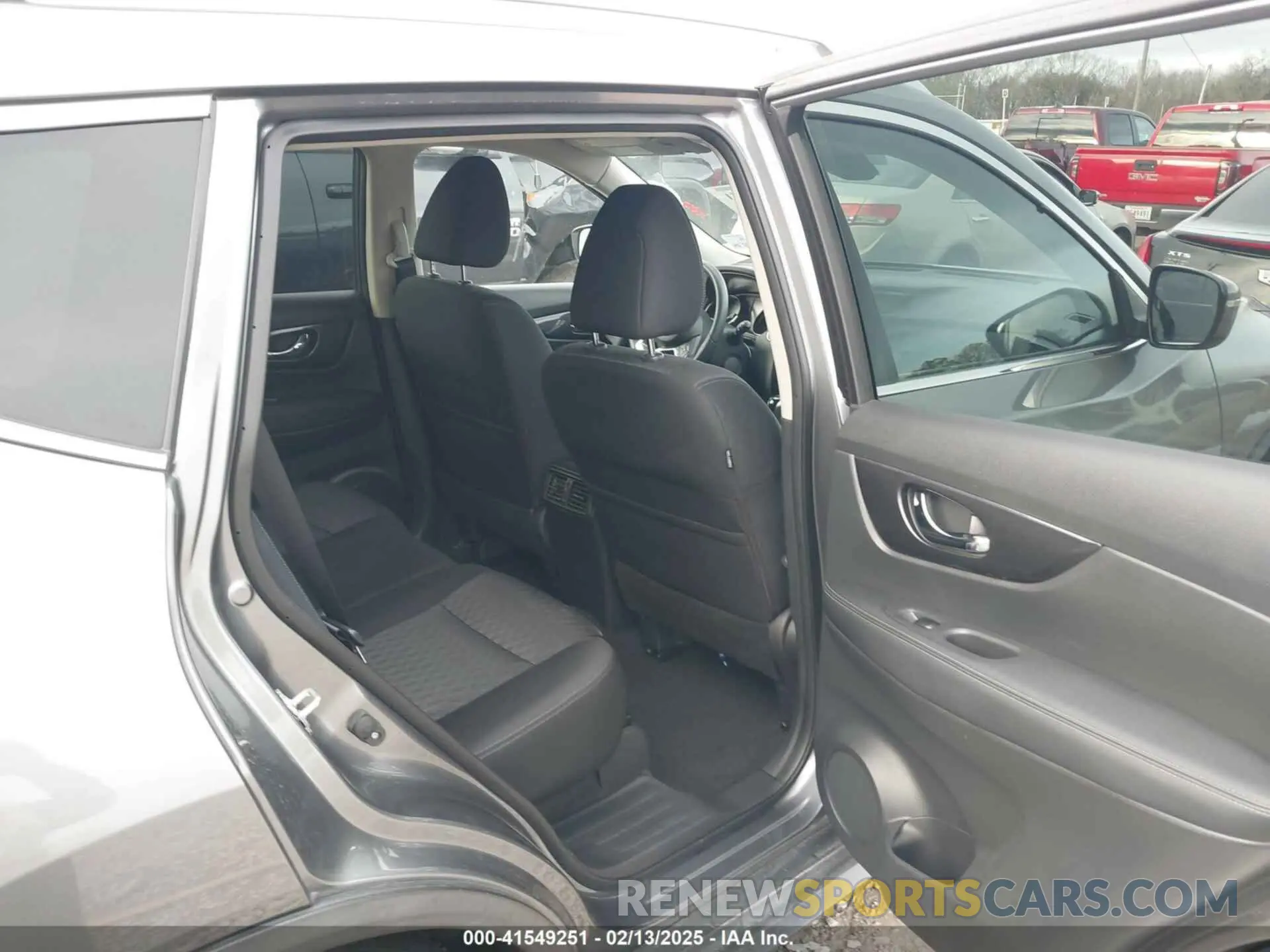 8 Photograph of a damaged car KNMAT2MT9LP534704 NISSAN ROGUE 2020