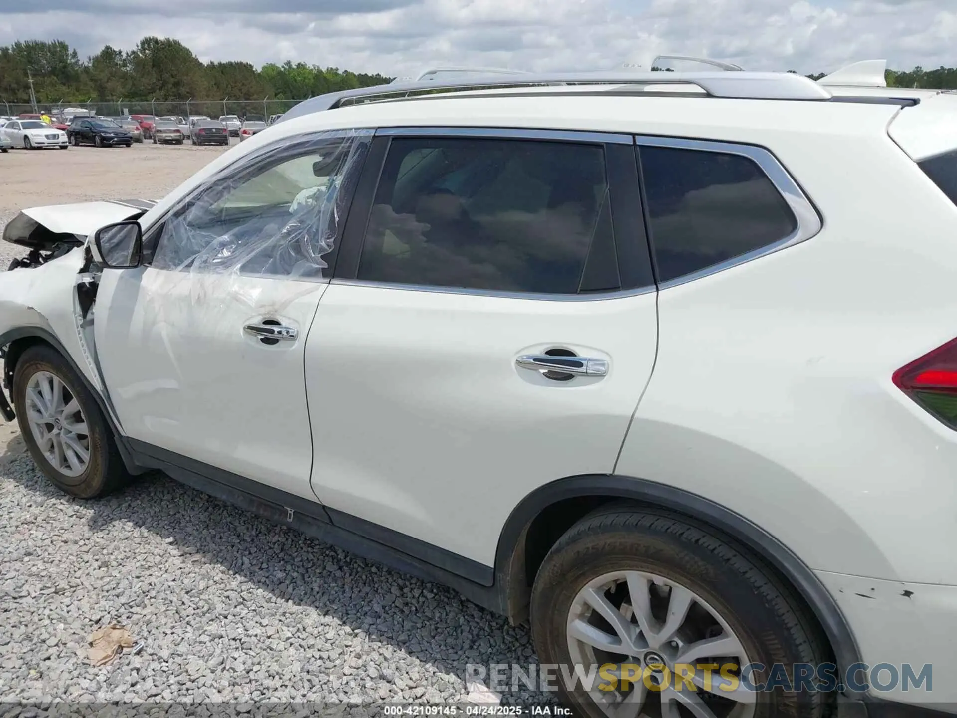 14 Photograph of a damaged car KNMAT2MTXLP502022 NISSAN ROGUE 2020