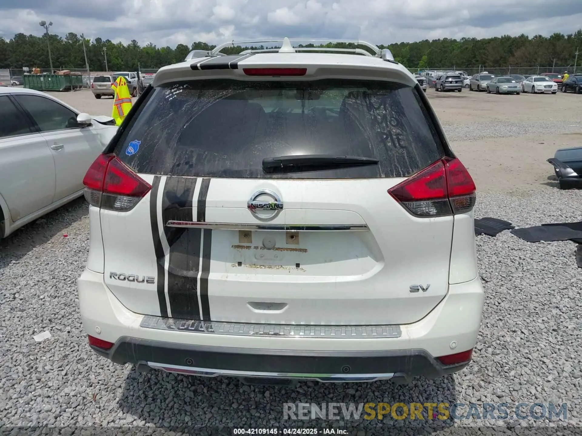 16 Photograph of a damaged car KNMAT2MTXLP502022 NISSAN ROGUE 2020