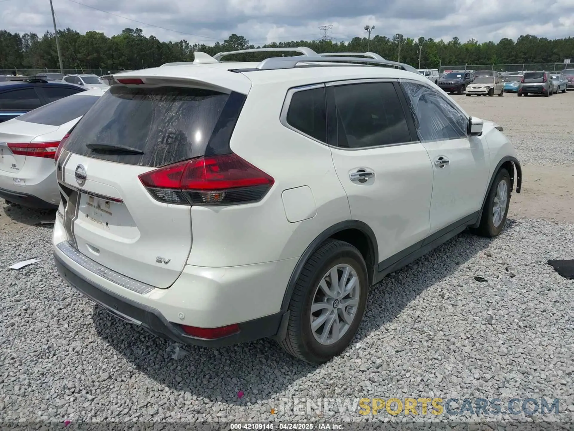 4 Photograph of a damaged car KNMAT2MTXLP502022 NISSAN ROGUE 2020