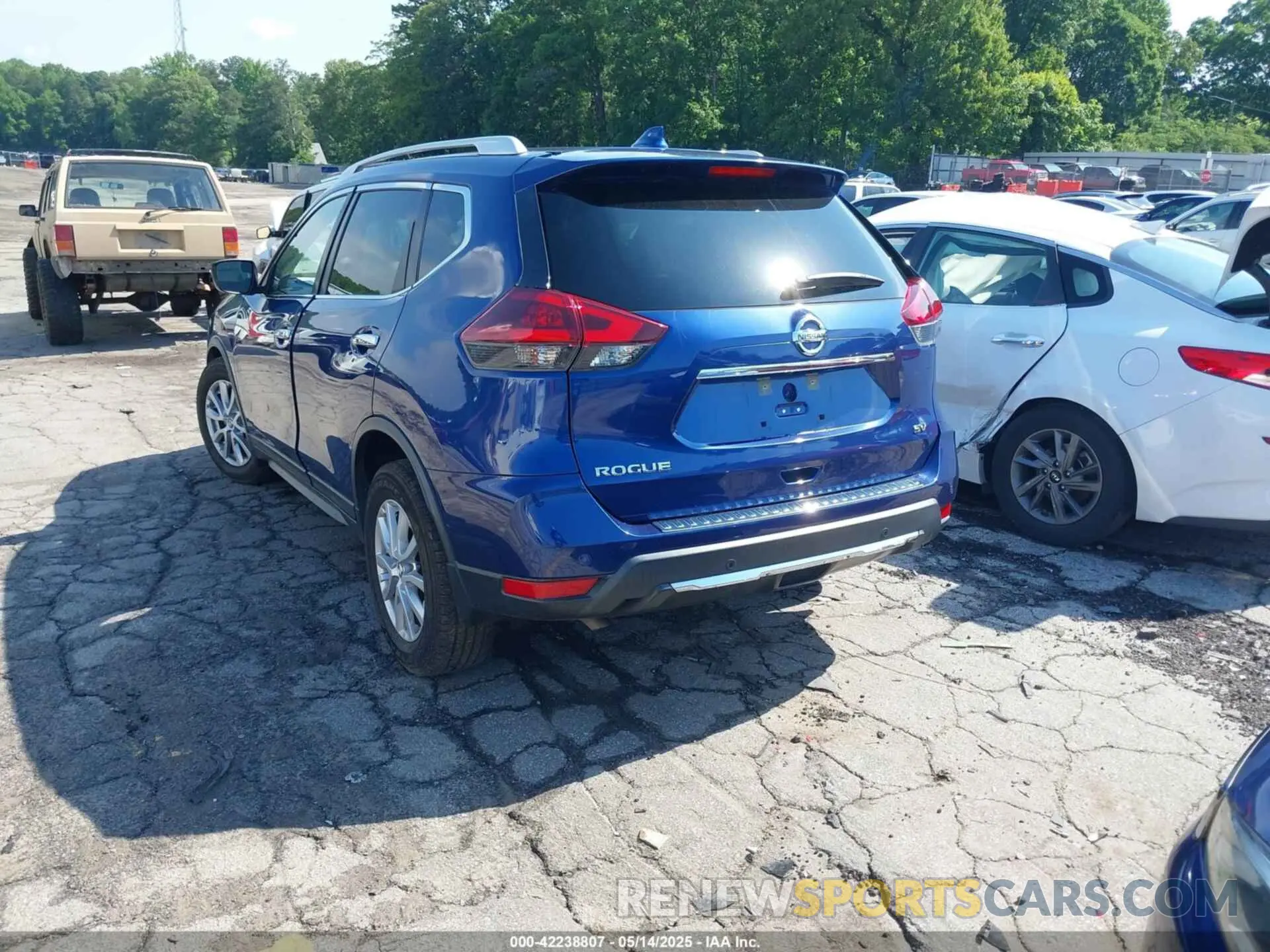 3 Photograph of a damaged car KNMAT2MTXLP526370 NISSAN ROGUE 2020