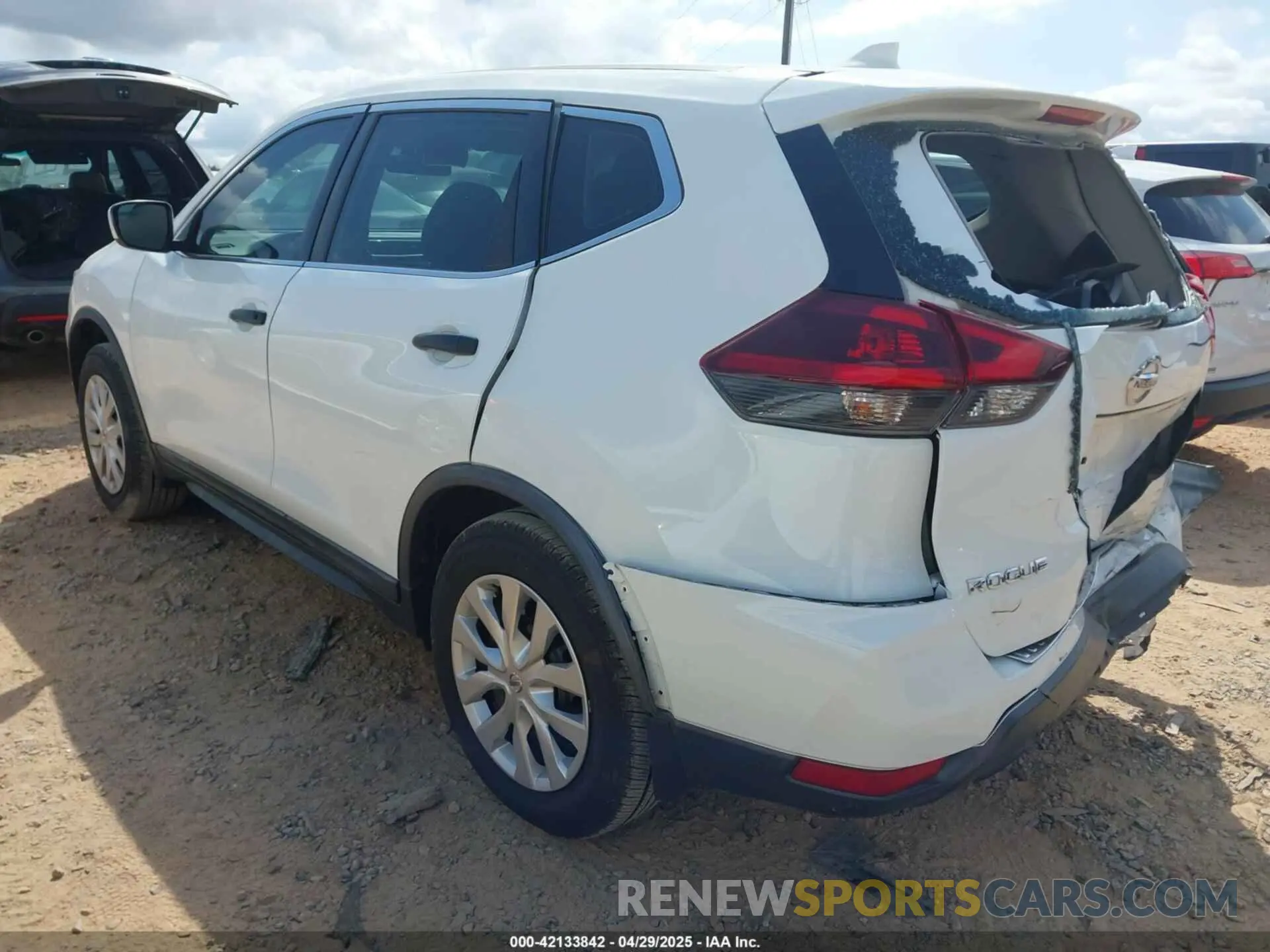 3 Photograph of a damaged car KNMAT2MV0LP521440 NISSAN ROGUE 2020
