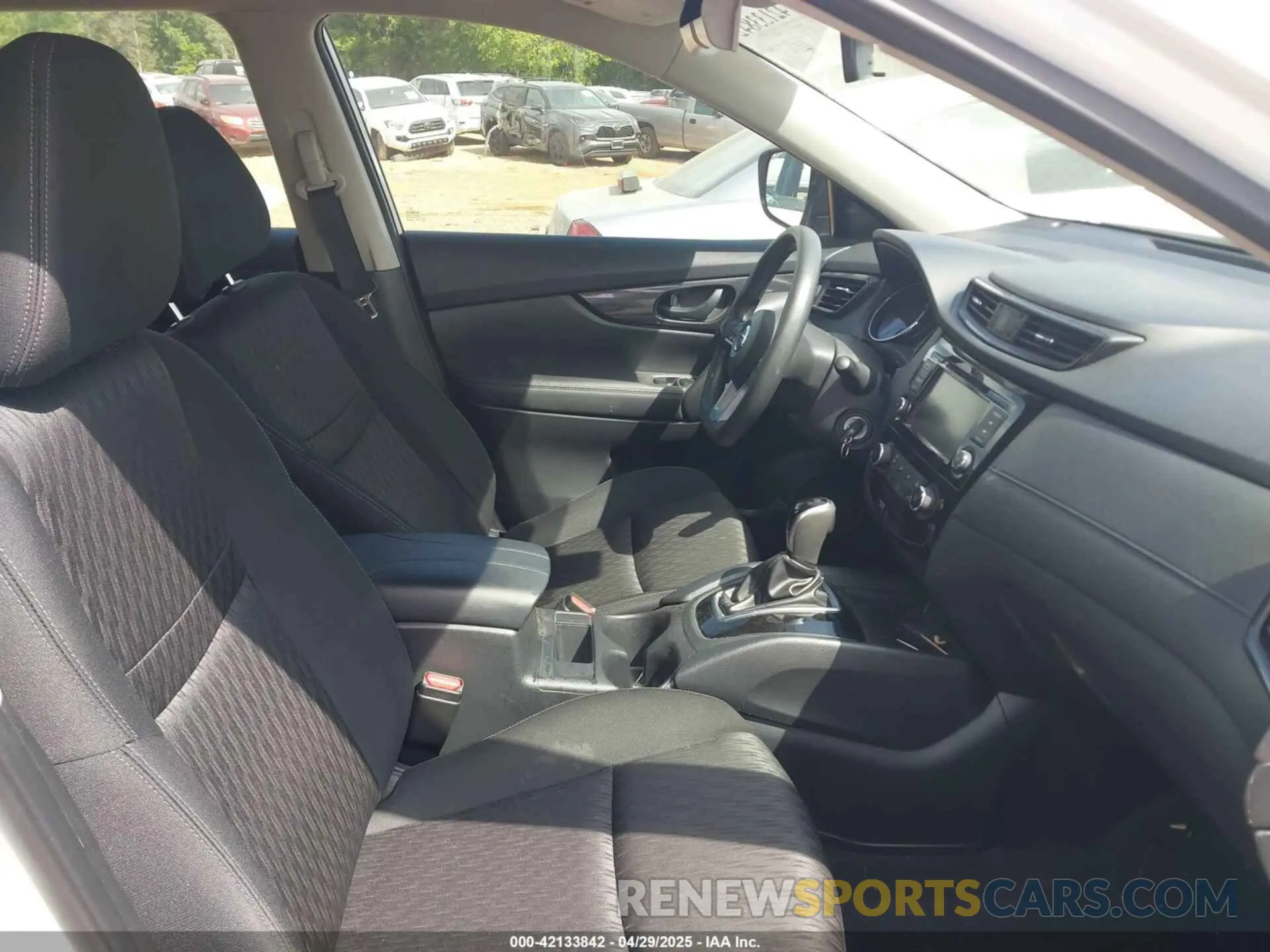 5 Photograph of a damaged car KNMAT2MV0LP521440 NISSAN ROGUE 2020