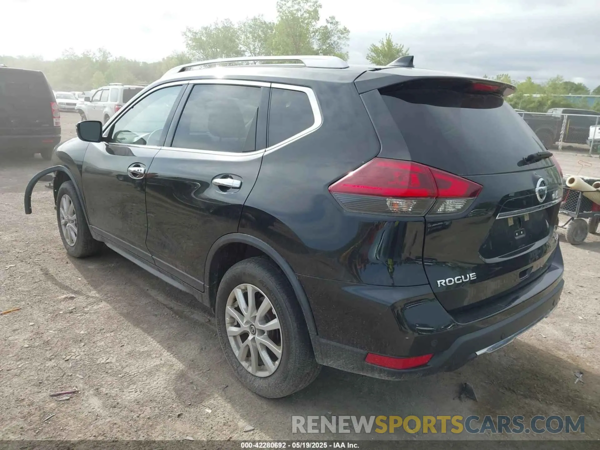 3 Photograph of a damaged car KNMAT2MV0LP529327 NISSAN ROGUE 2020