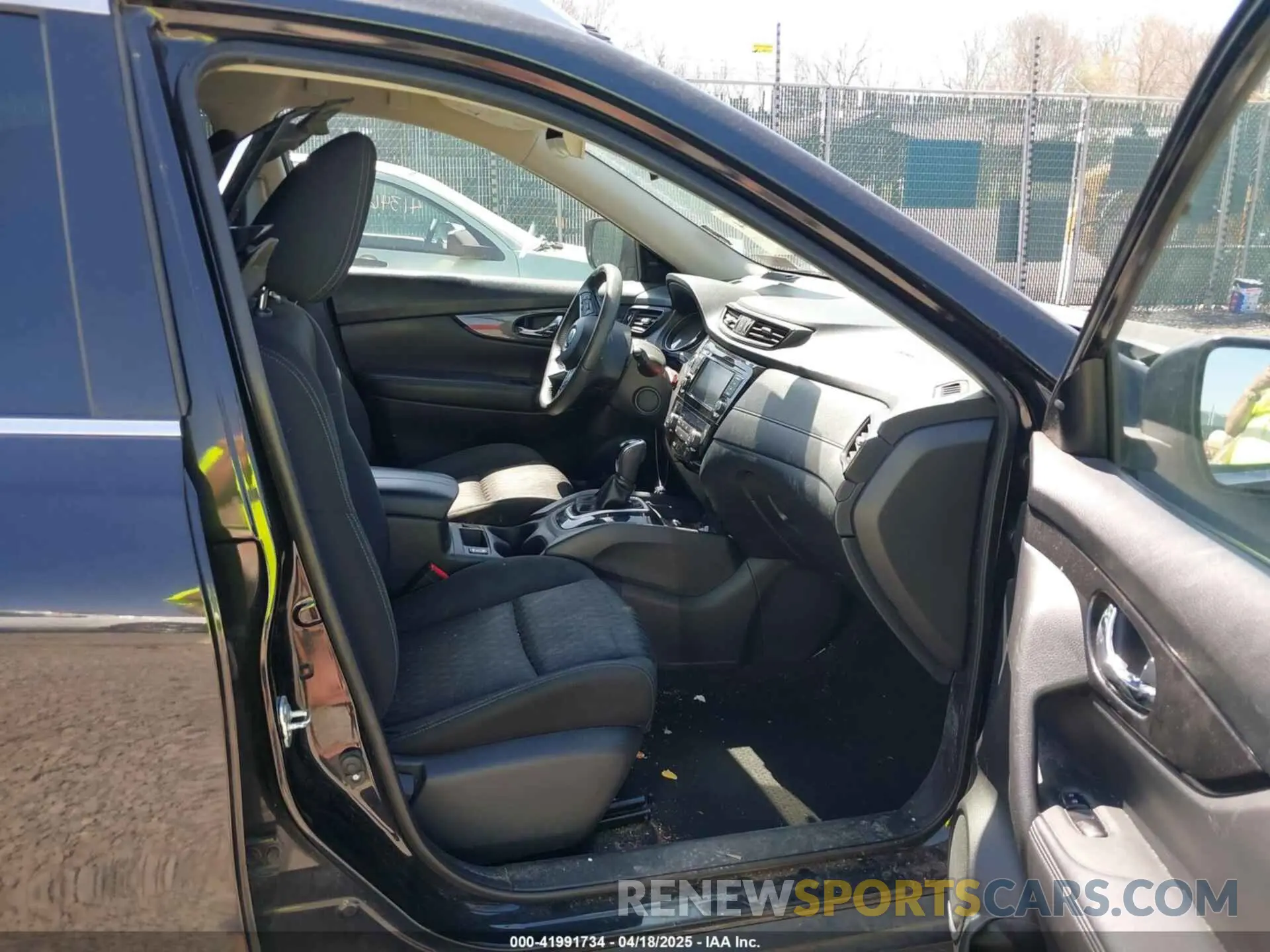 5 Photograph of a damaged car KNMAT2MV1LP513590 NISSAN ROGUE 2020