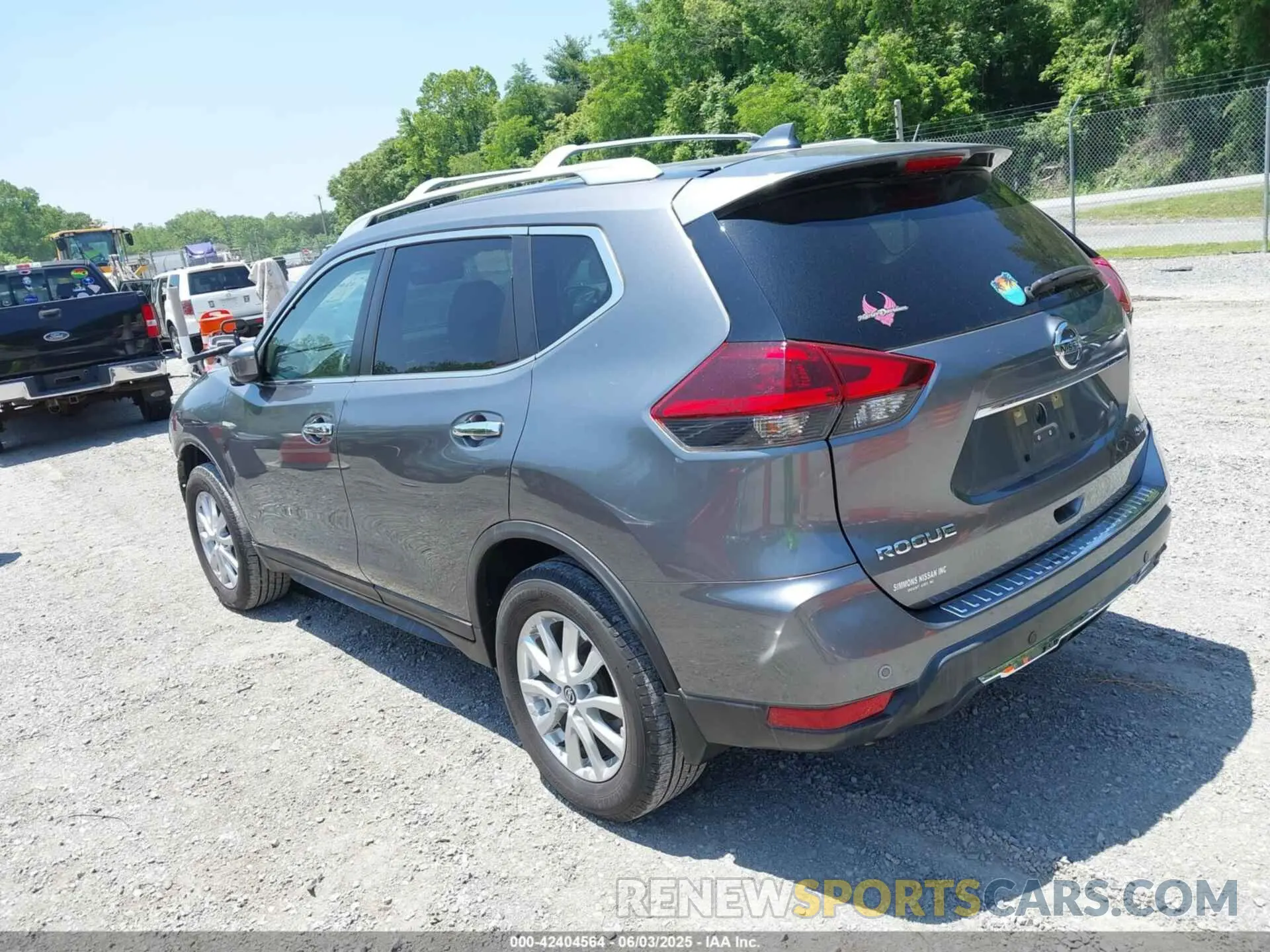 3 Photograph of a damaged car KNMAT2MV1LP532253 NISSAN ROGUE 2020