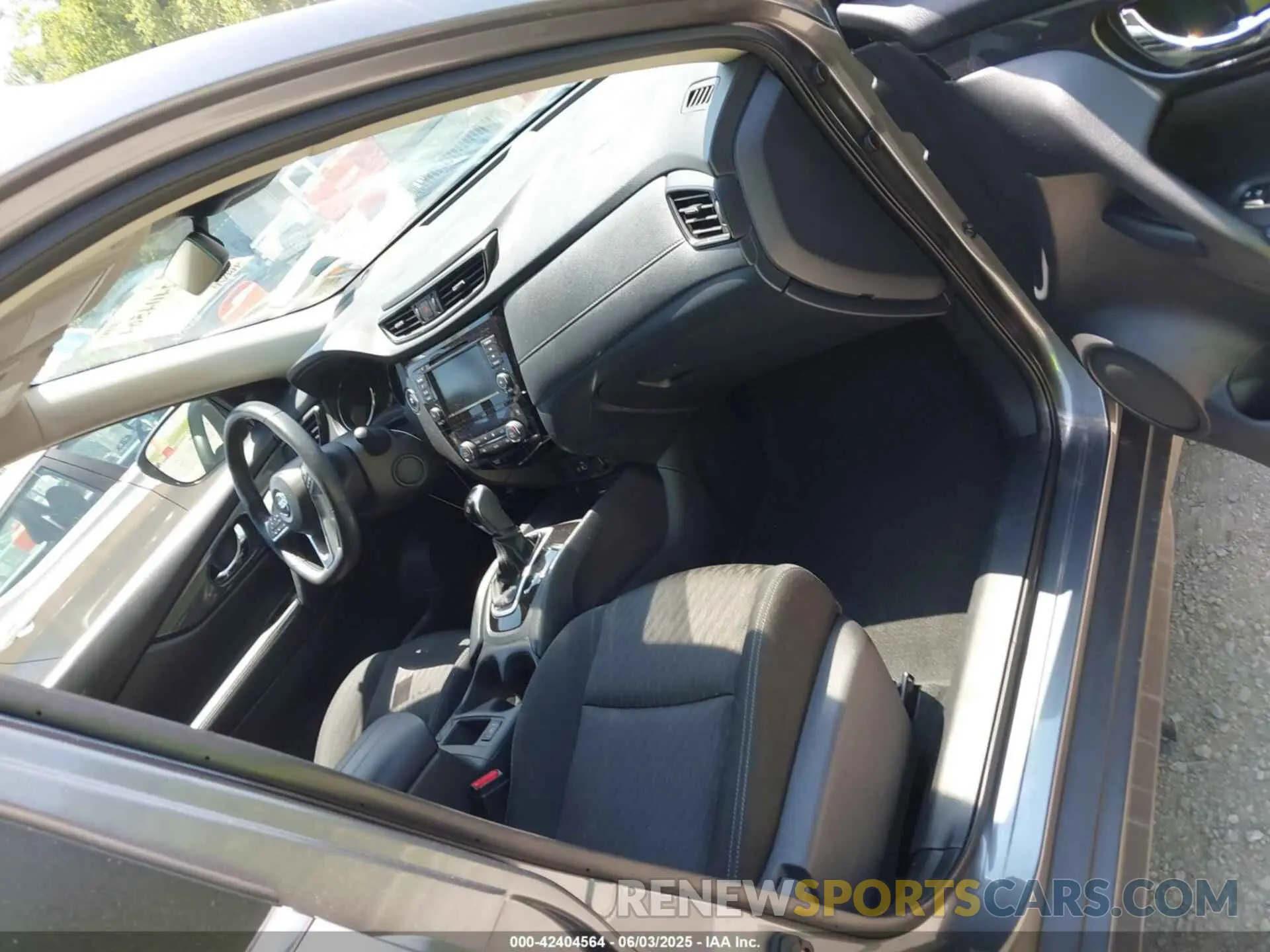 5 Photograph of a damaged car KNMAT2MV1LP532253 NISSAN ROGUE 2020