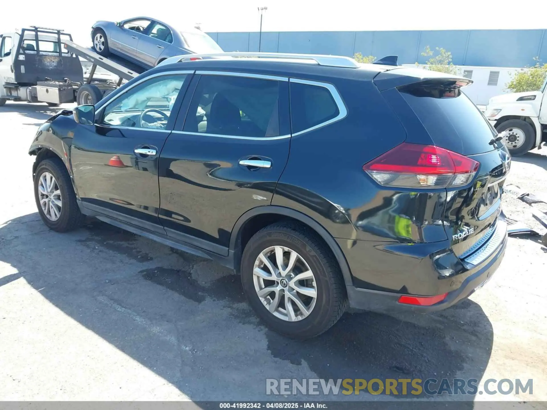 3 Photograph of a damaged car KNMAT2MV1LP533323 NISSAN ROGUE 2020