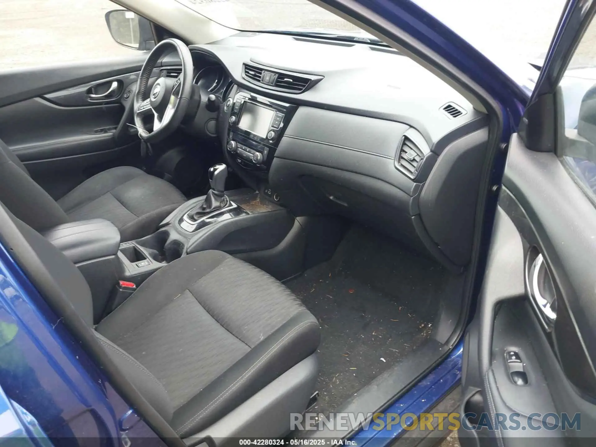 5 Photograph of a damaged car KNMAT2MV2LP528891 NISSAN ROGUE 2020