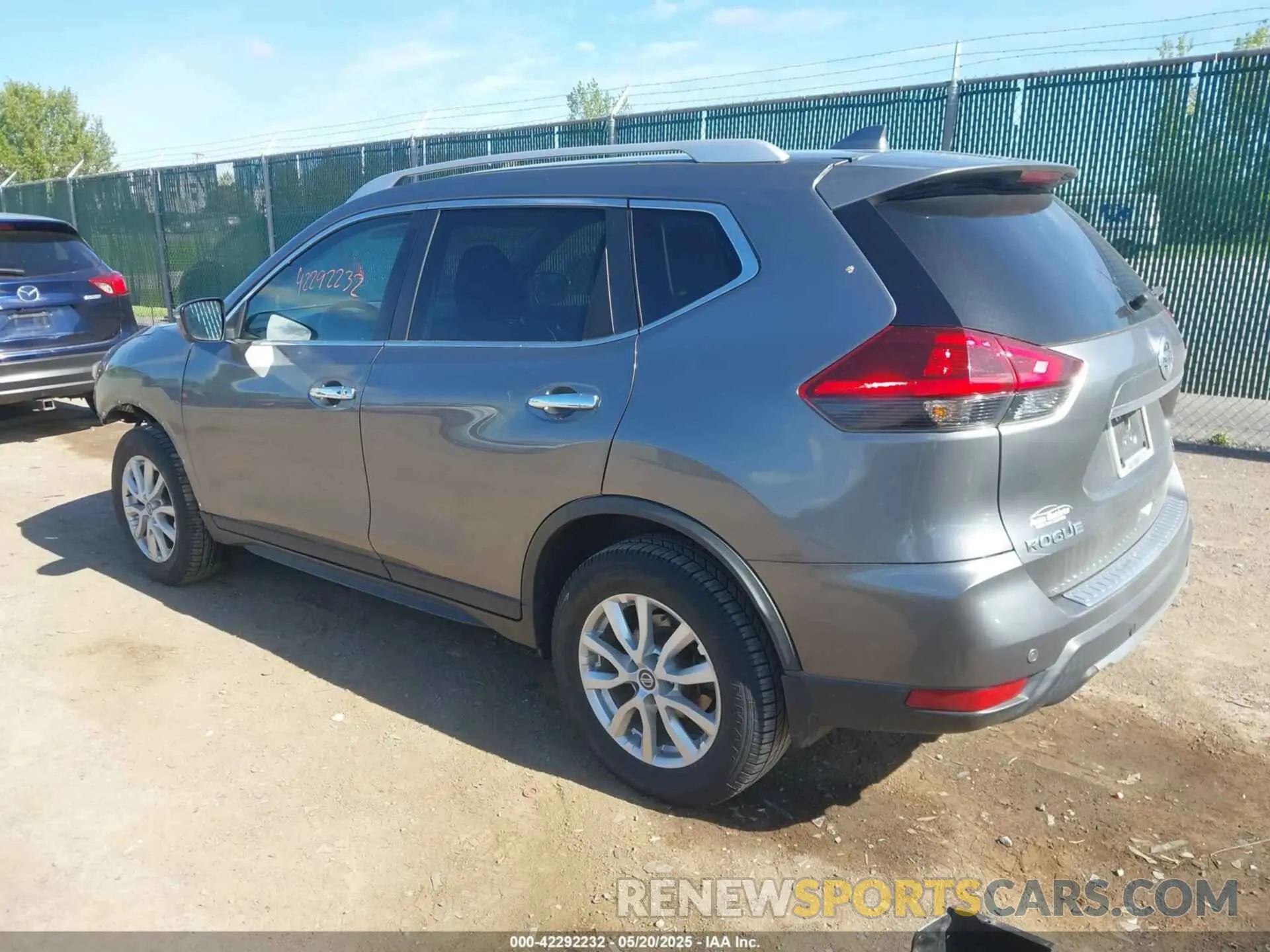 3 Photograph of a damaged car KNMAT2MV4LP538967 NISSAN ROGUE 2020
