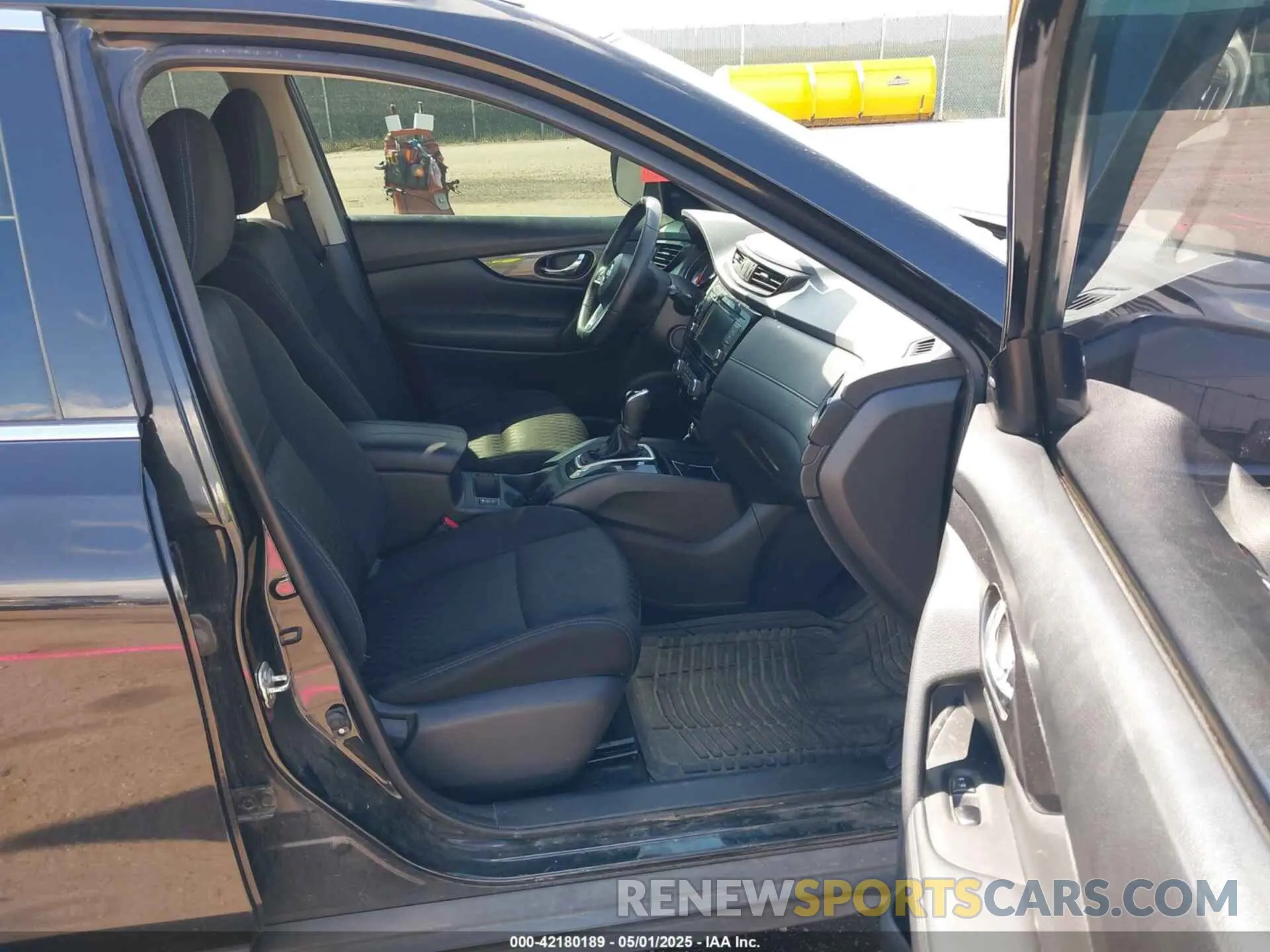 5 Photograph of a damaged car KNMAT2MV5LP514001 NISSAN ROGUE 2020