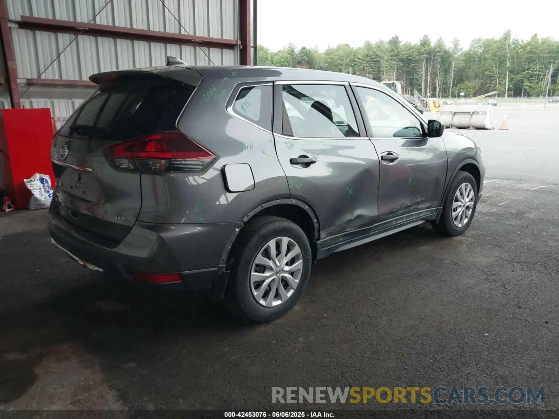 4 Photograph of a damaged car KNMAT2MV6LP522981 NISSAN ROGUE 2020