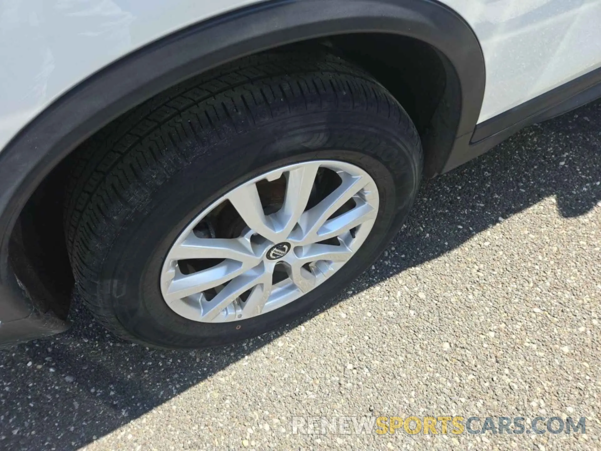 18 Photograph of a damaged car KNMAT2MV6LP539697 NISSAN ROGUE 2020