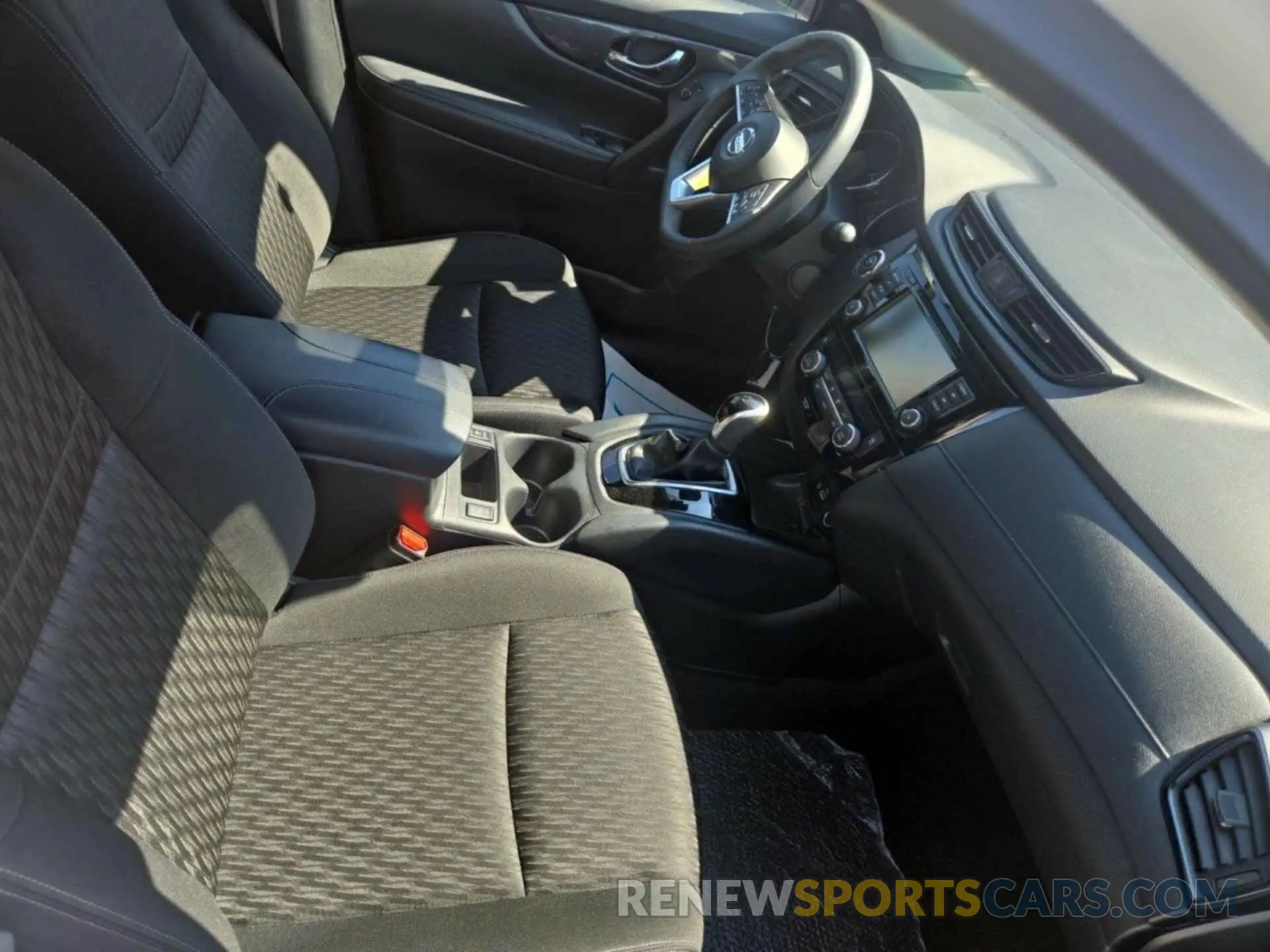 27 Photograph of a damaged car KNMAT2MV6LP539697 NISSAN ROGUE 2020