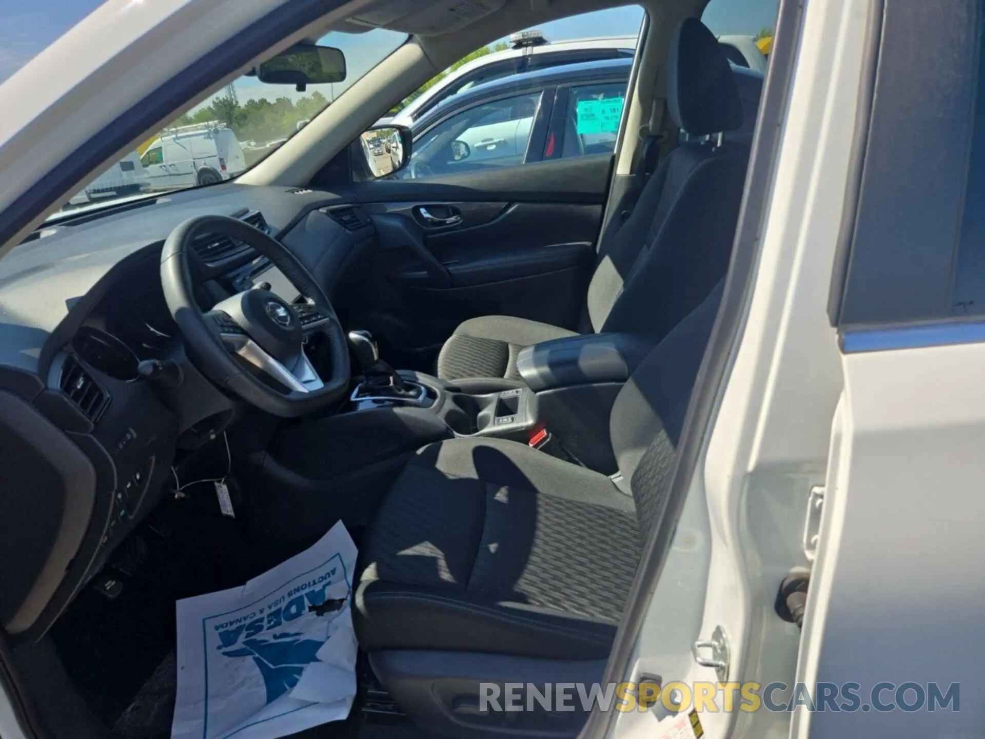 31 Photograph of a damaged car KNMAT2MV6LP539697 NISSAN ROGUE 2020